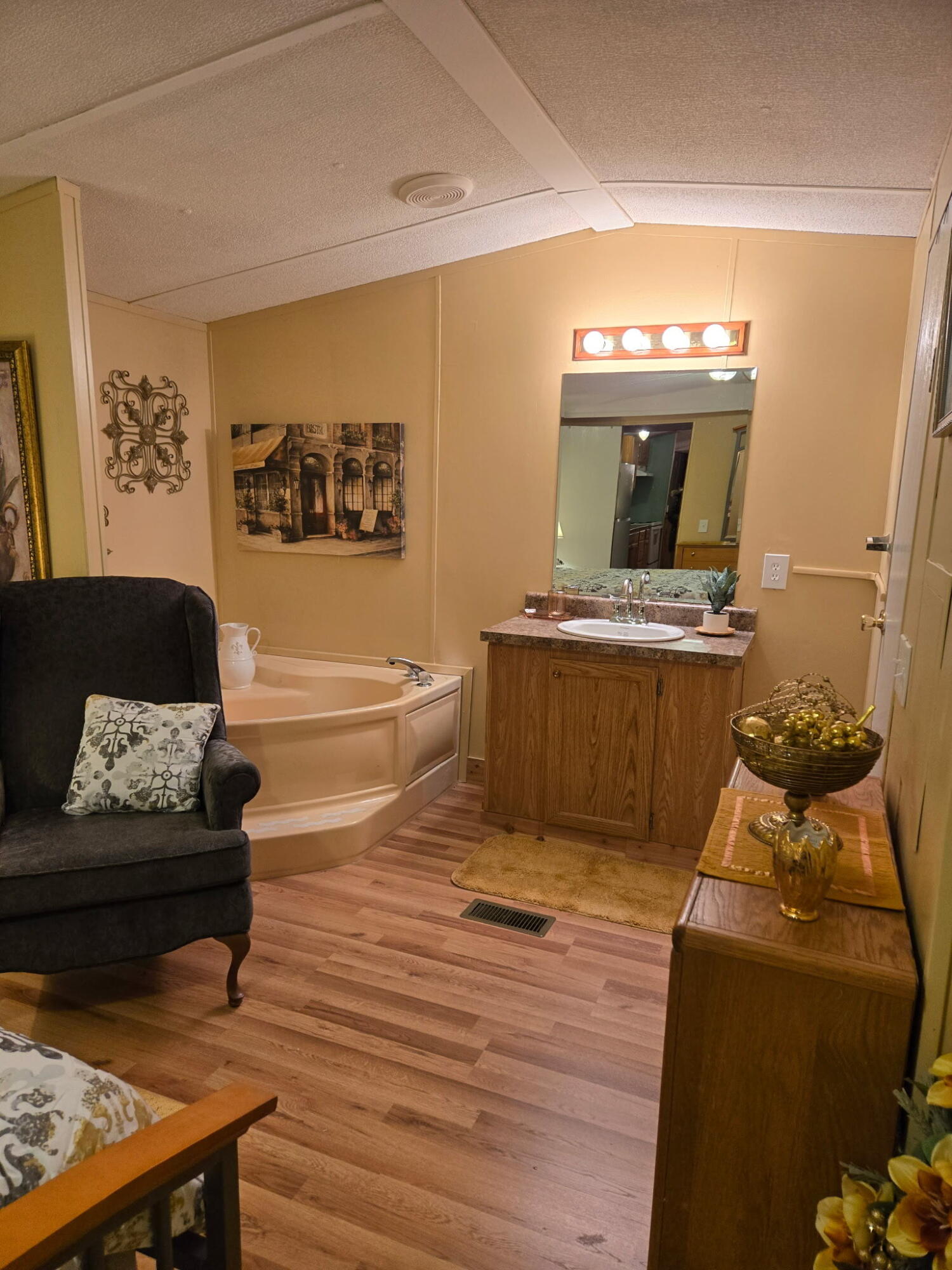 2174 Lambert Road Property Photo 5