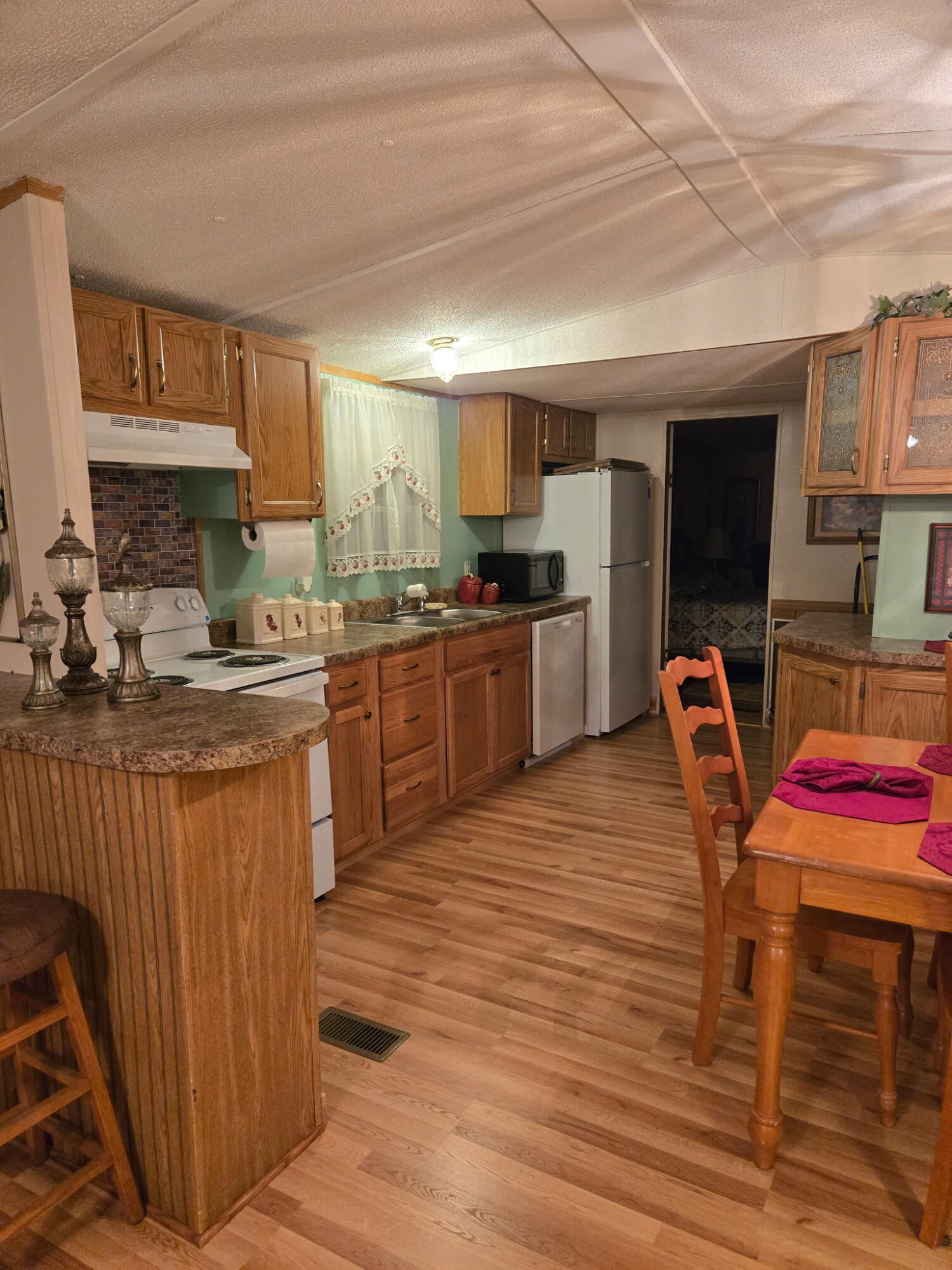 2174 Lambert Road Property Photo 6