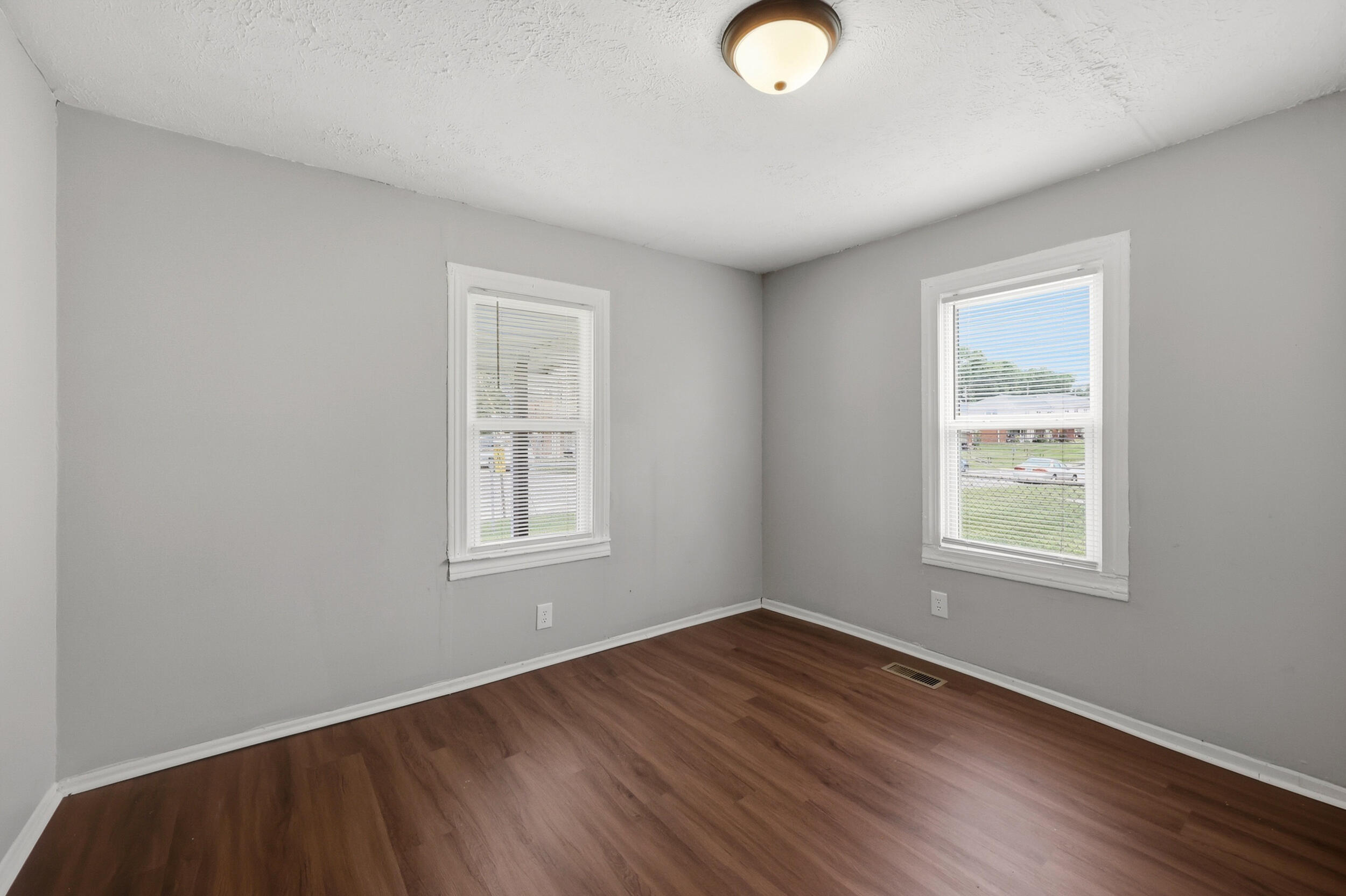 106 Lassiter Drive Property Photo 9