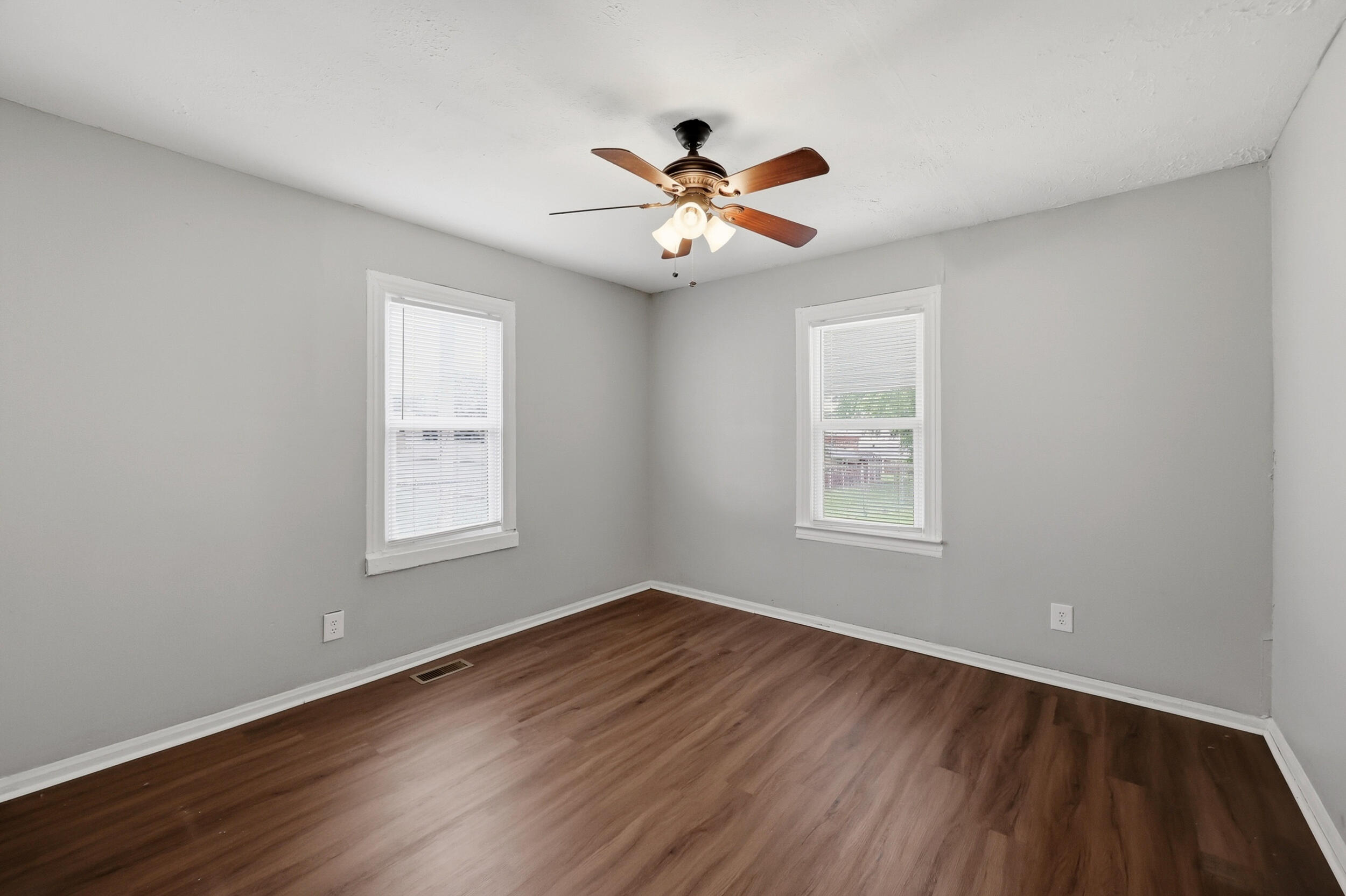 106 Lassiter Drive Property Photo 12