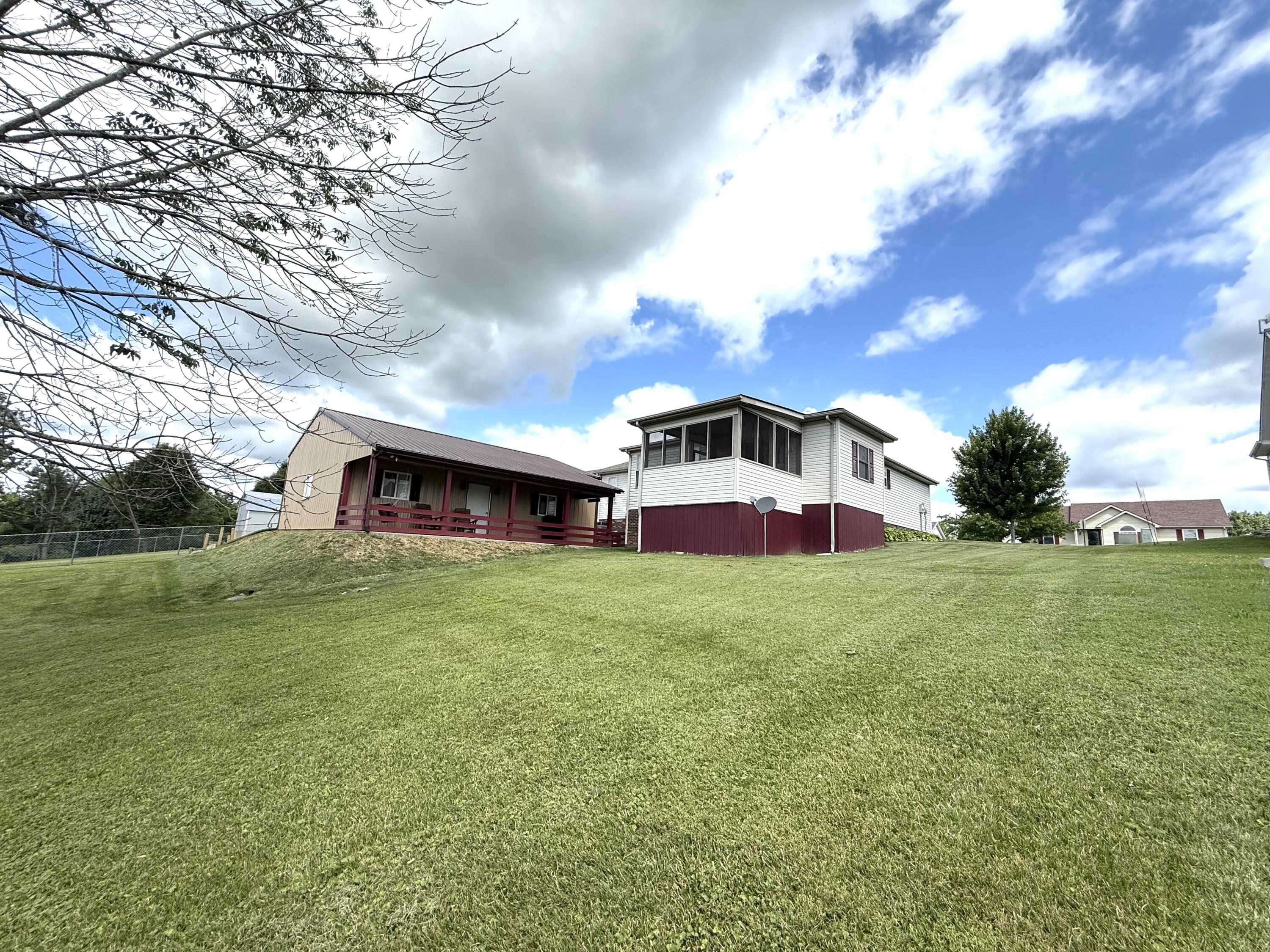 143 Deer Run Property Photo 5