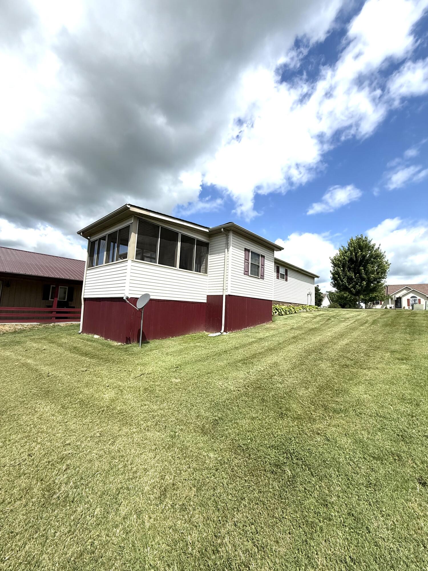 143 Deer Run Property Photo 8