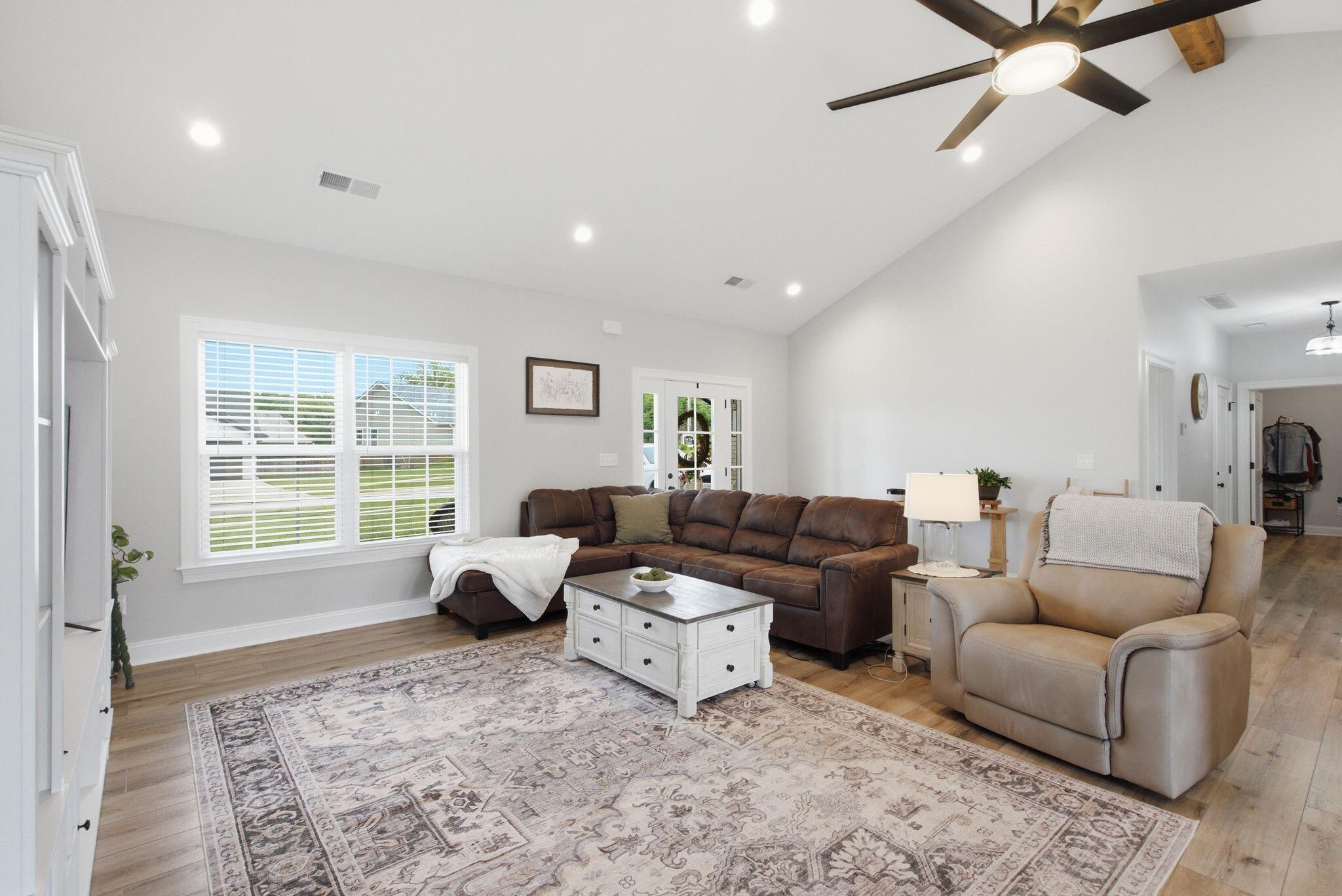 301 Pageant Drive Property Photo 10