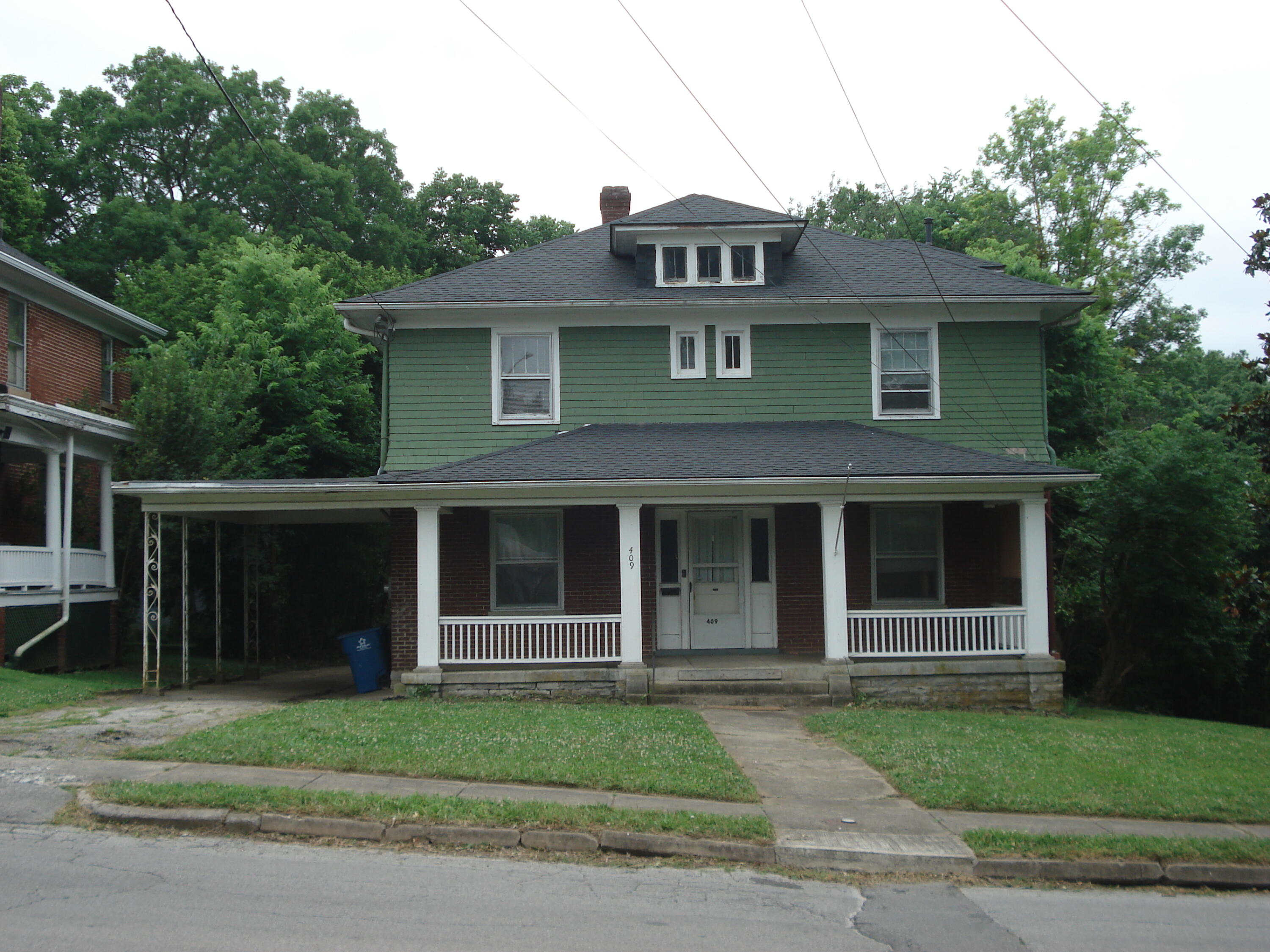 409 E Bridge Street Property Photo 1