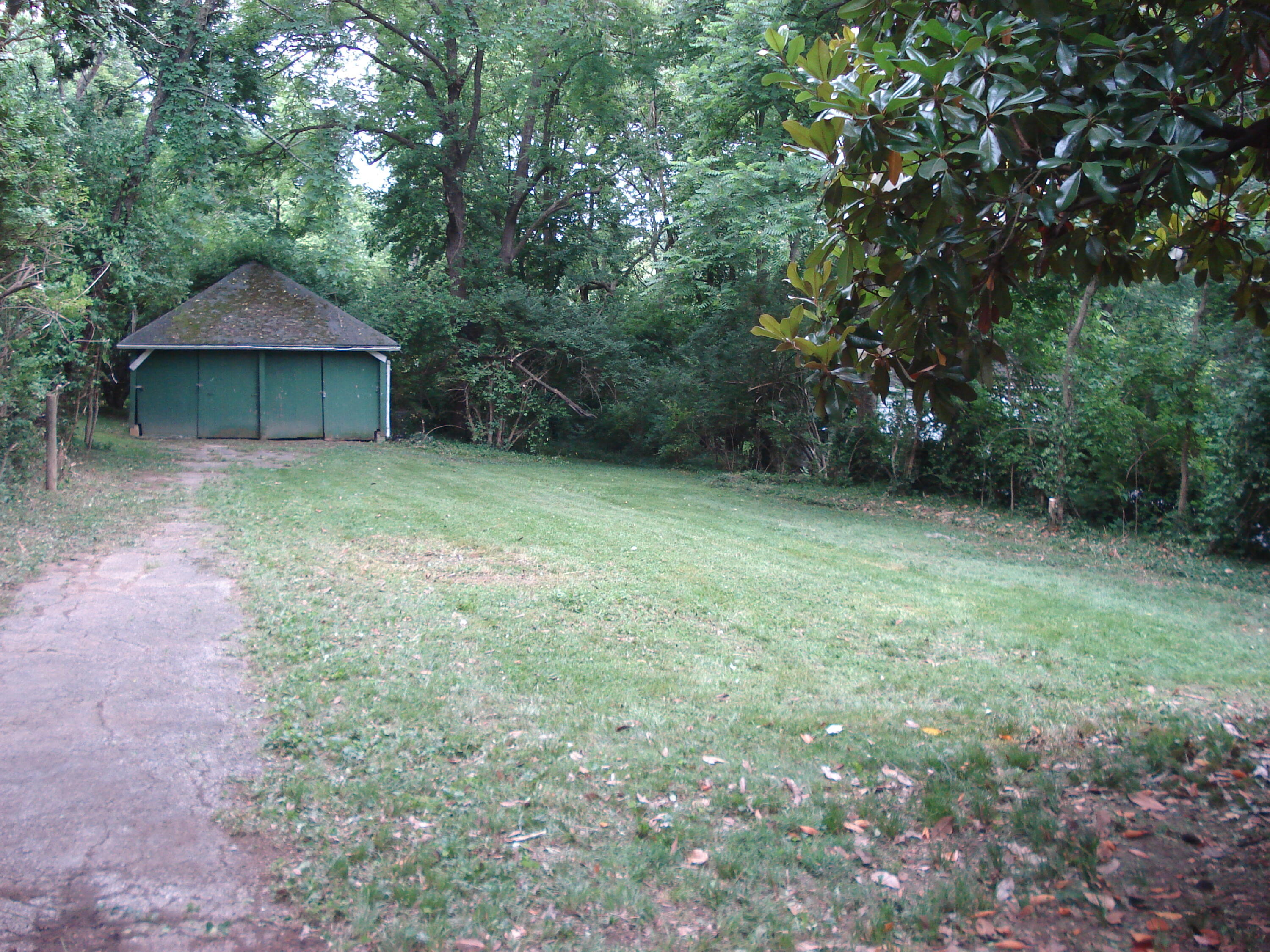 409 E Bridge Street Property Photo 4
