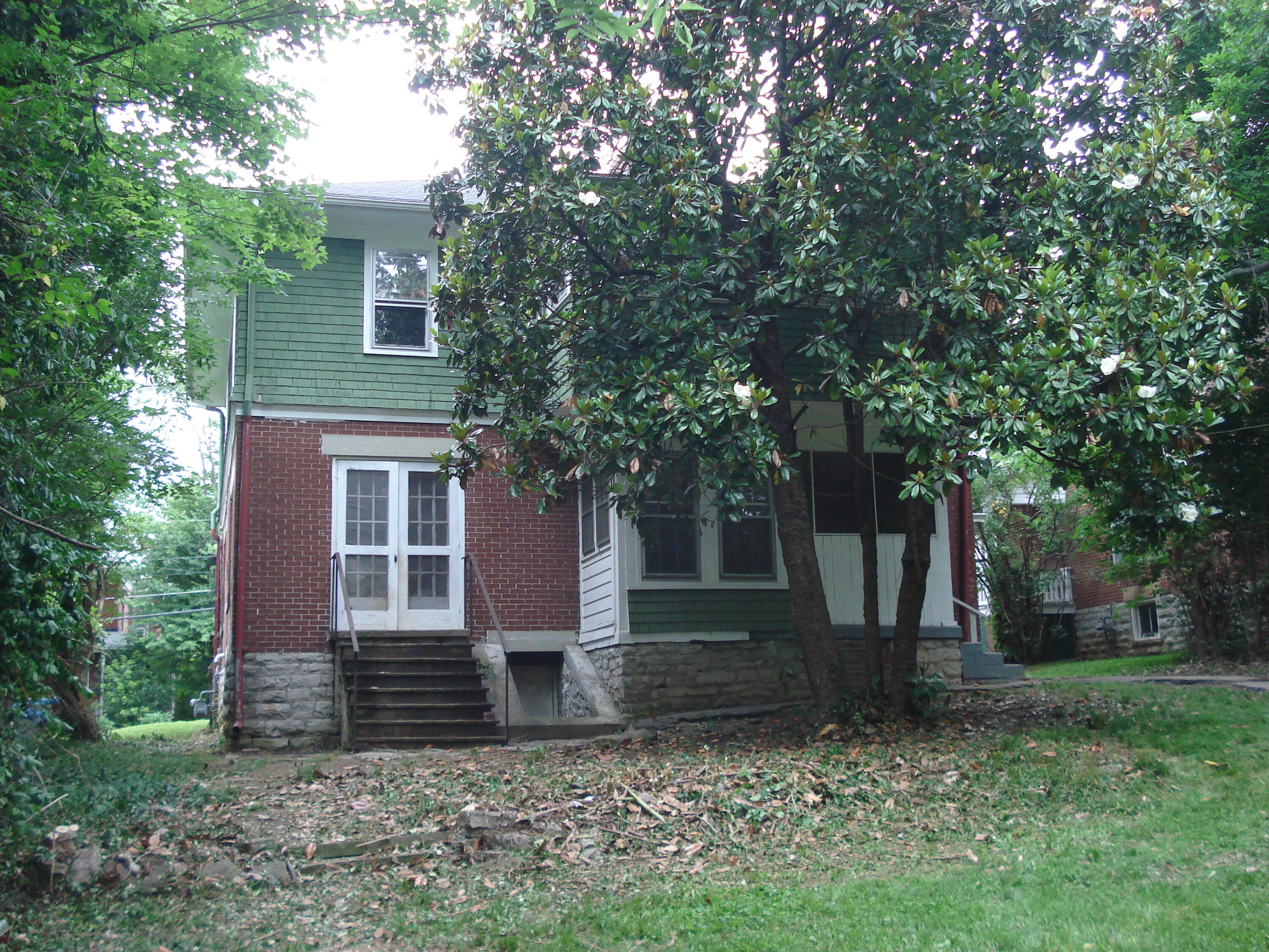 409 E Bridge Street Property Photo 5