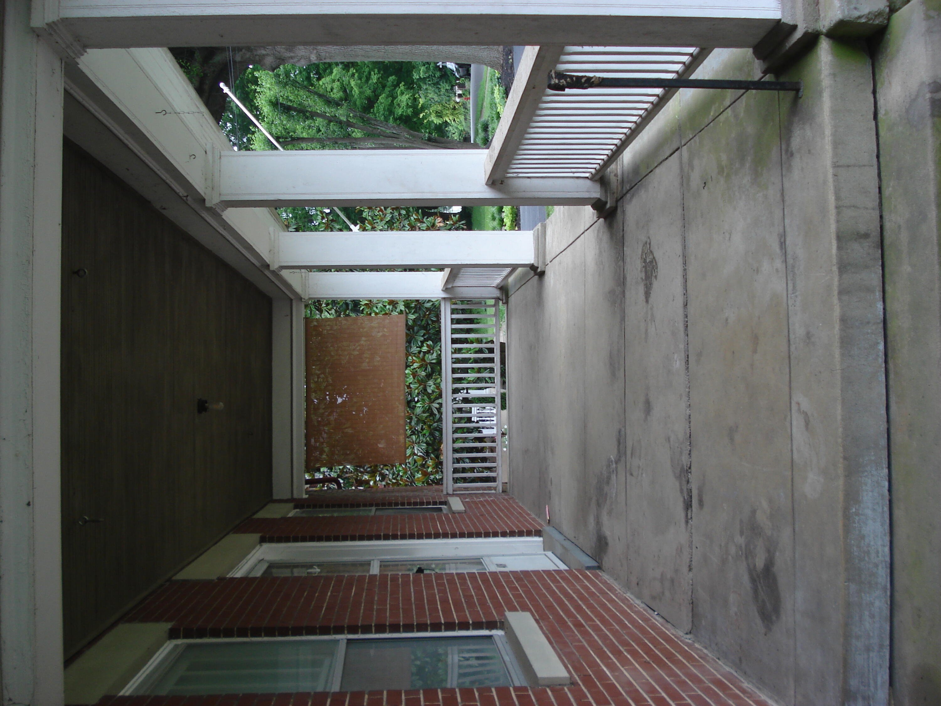 409 E Bridge Street Property Photo 6