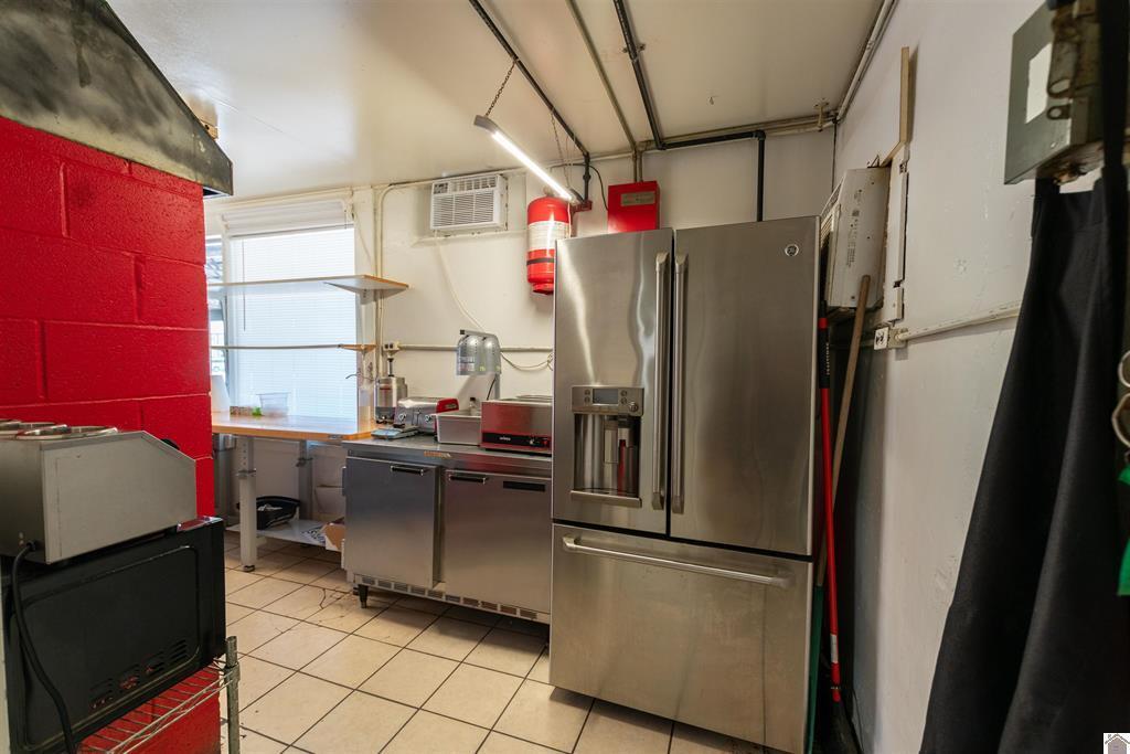 426 E Adair Street Property Photo 2