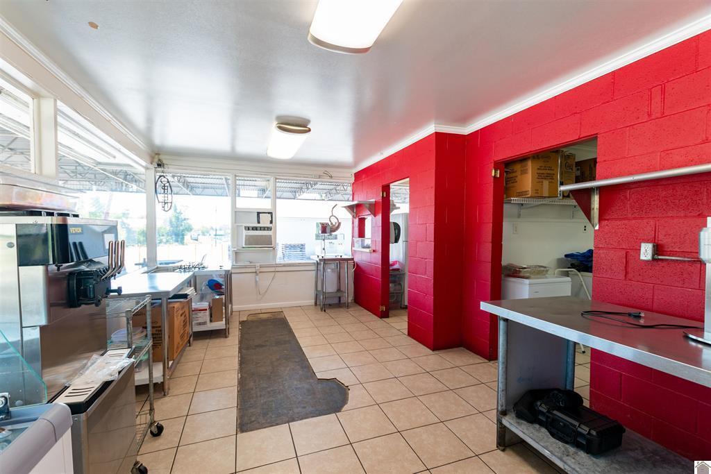426 E Adair Street Property Photo 10