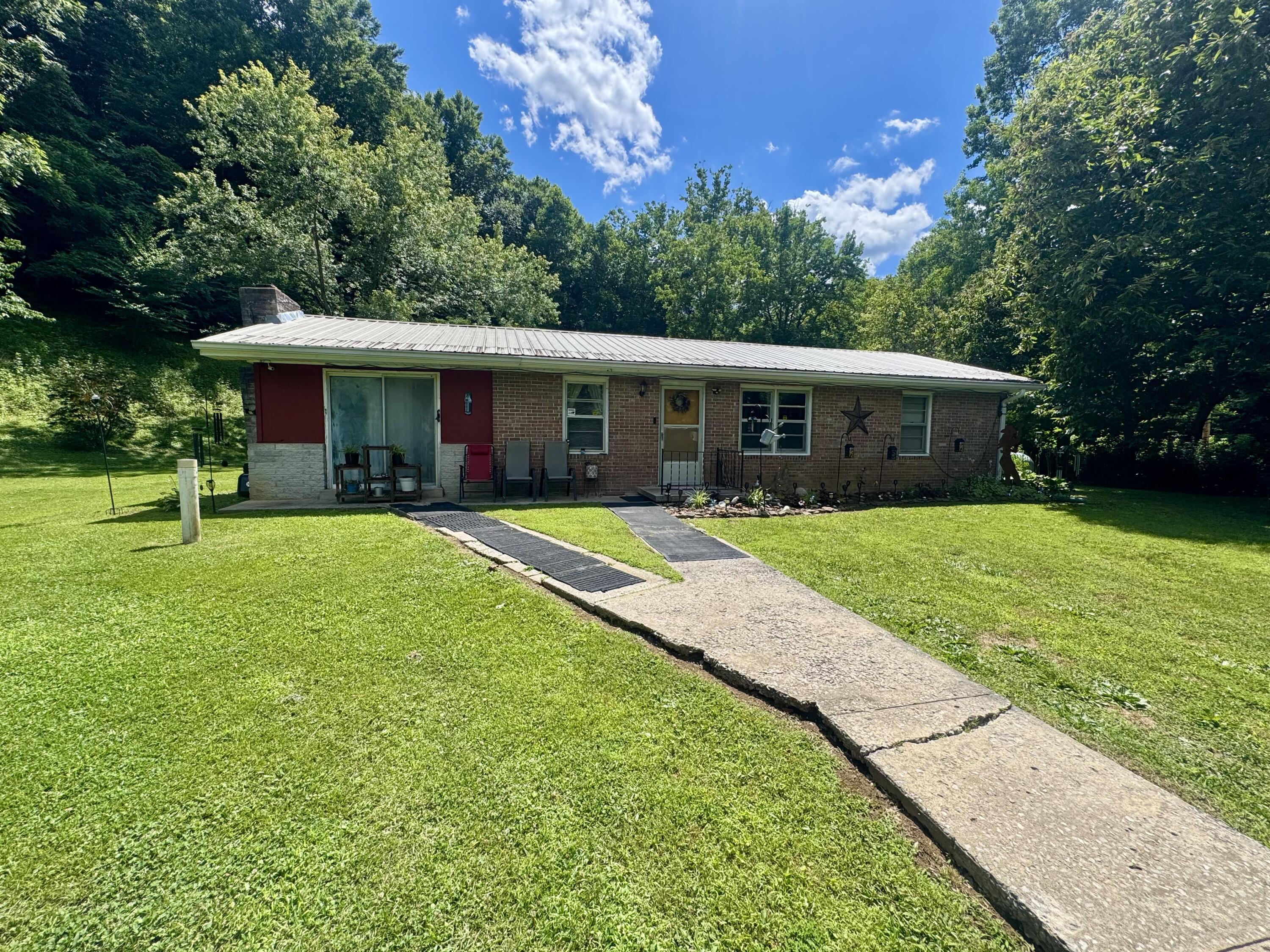 5364 2025 Highway Property Photo 1