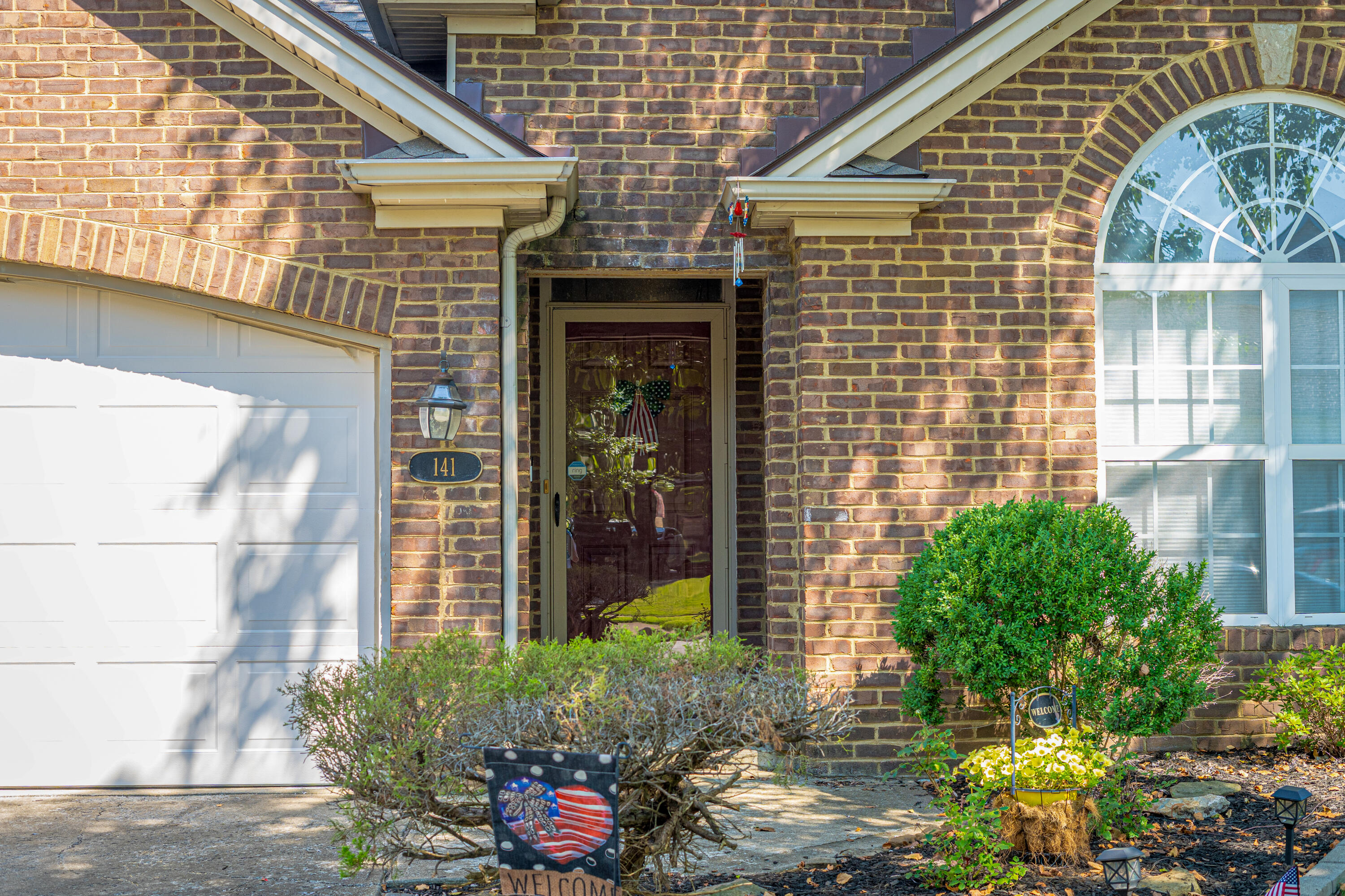 141 White Oak Trace Property Photo 2