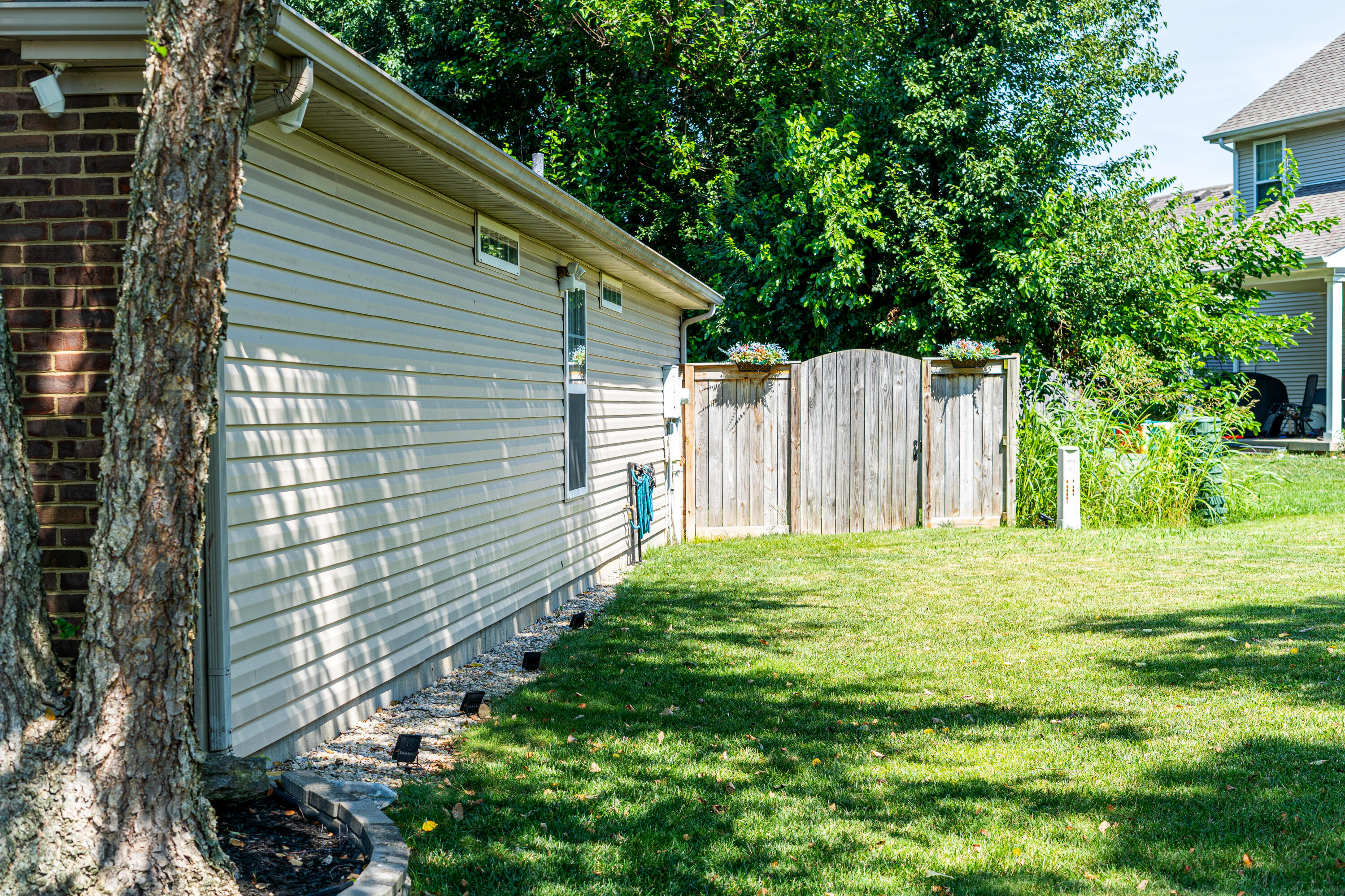 141 White Oak Trace Property Photo 5