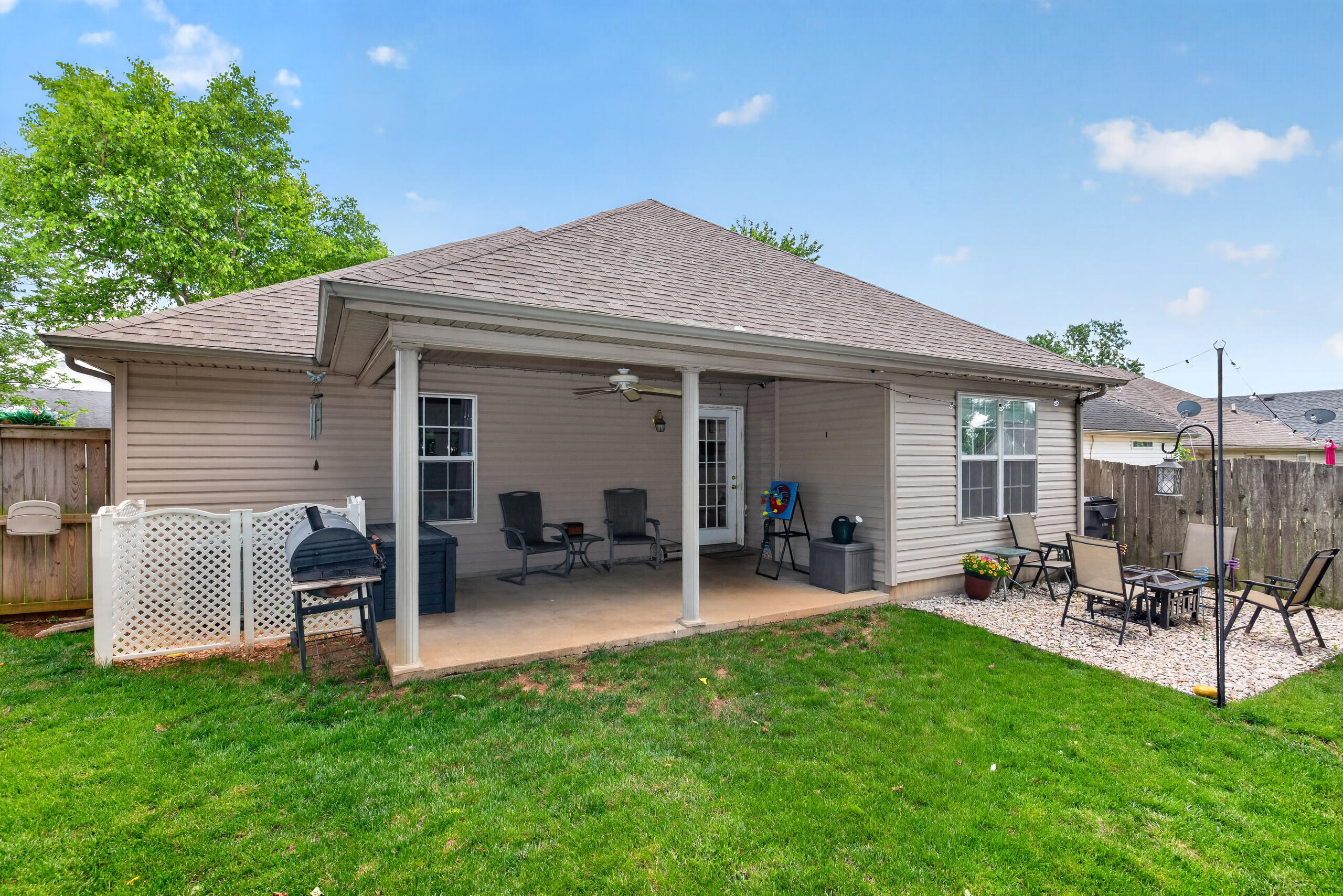 141 White Oak Trace Property Photo 32