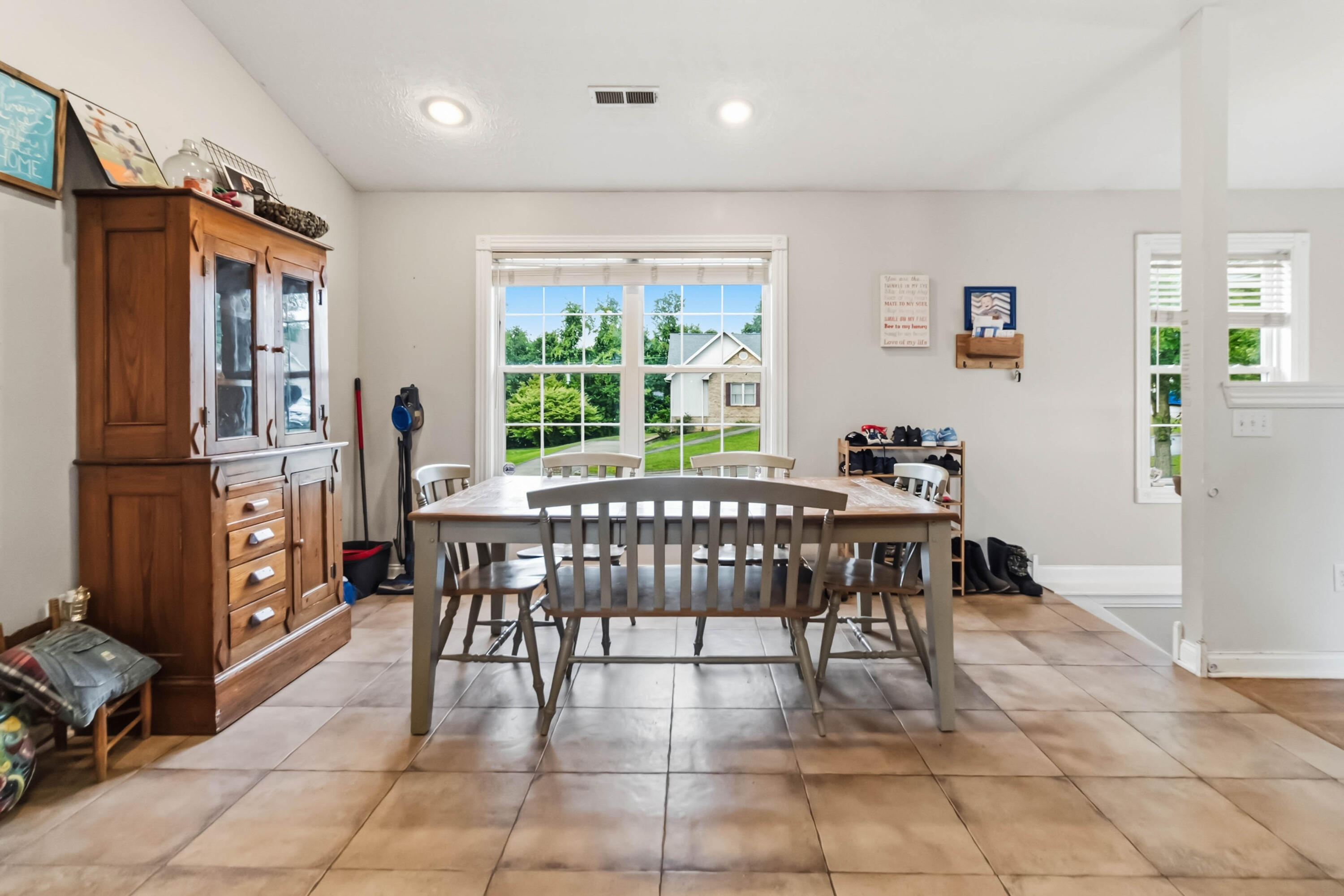 616 Woodview Drive Property Photo 10