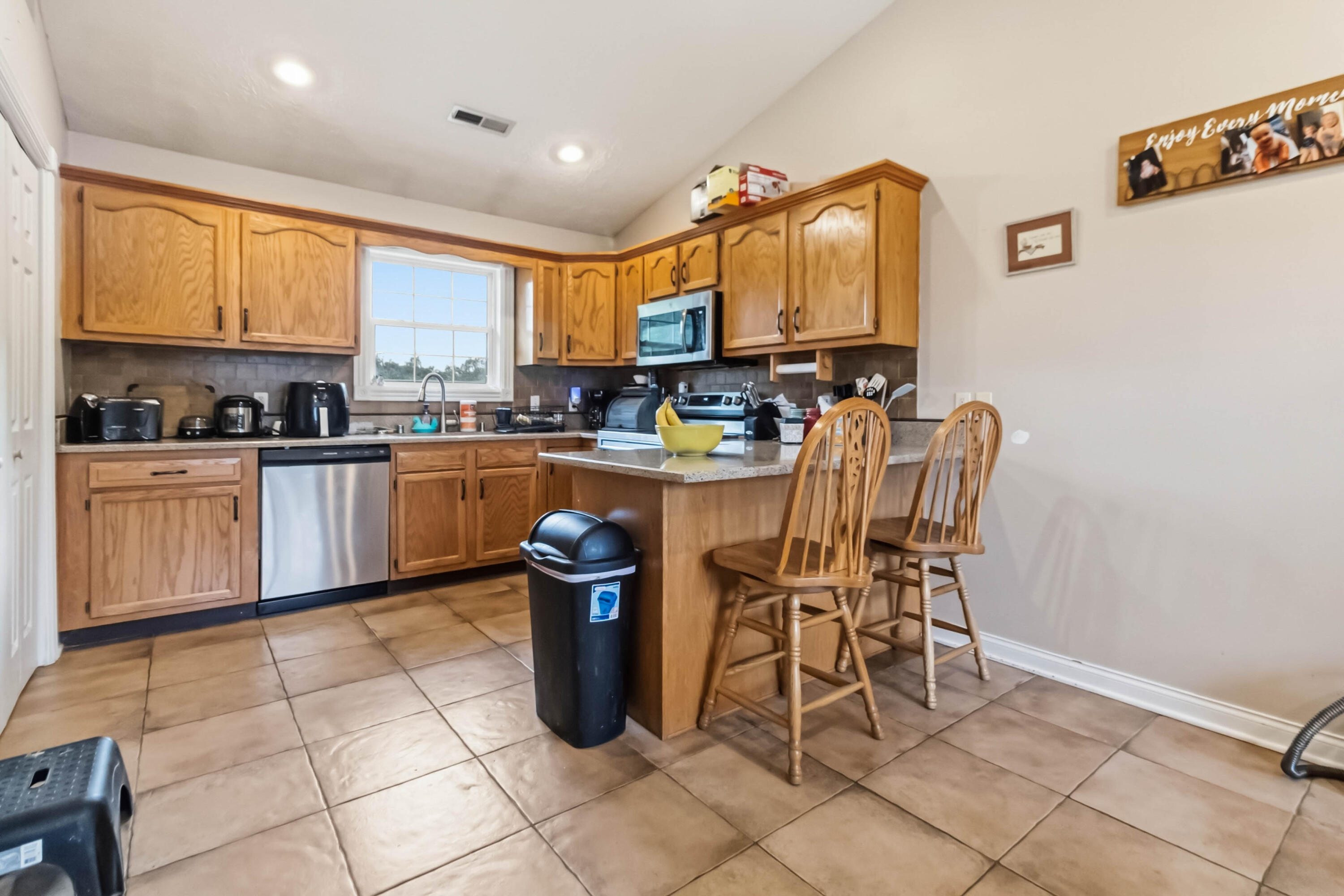 616 Woodview Drive Property Photo 13