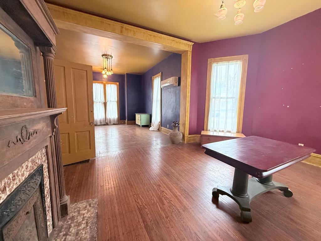 314 E 16th Street Property Photo 25