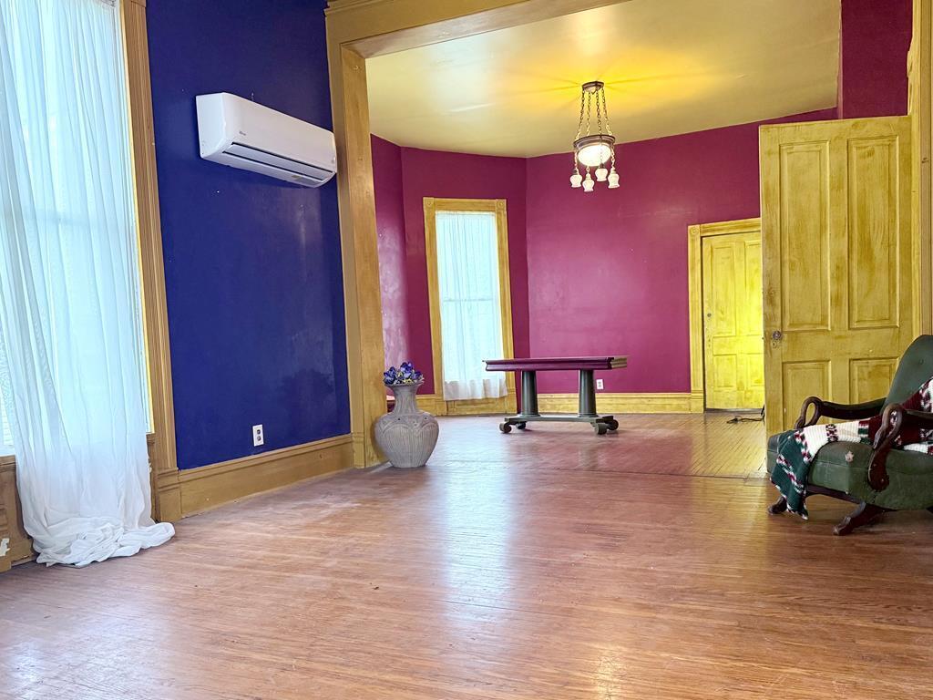 314 E 16th Street Property Photo 31
