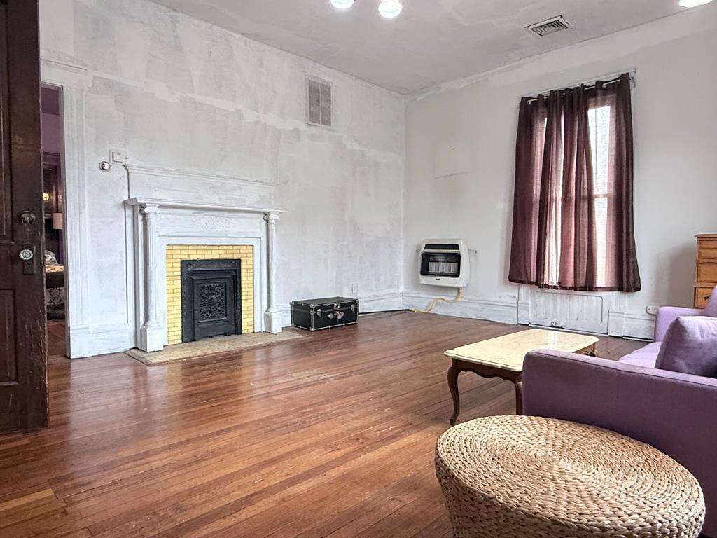 314 E 16th Street Property Photo 49