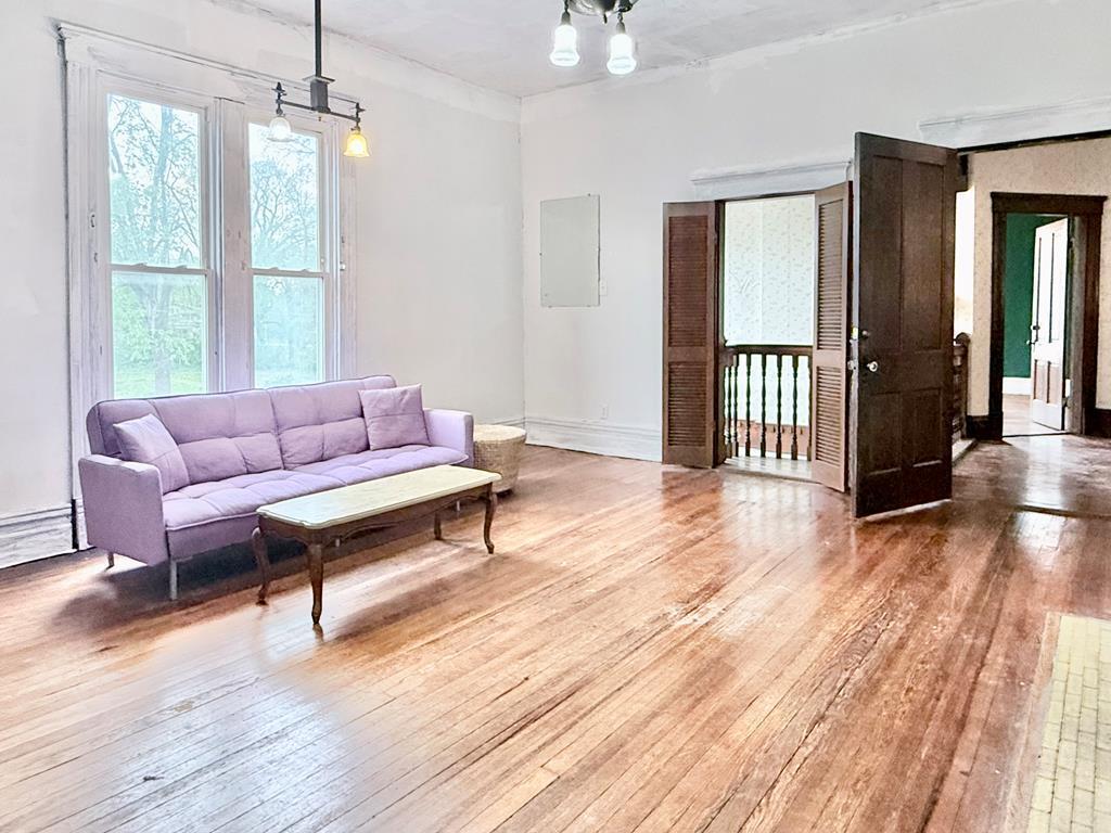 314 E 16th Street Property Photo 51
