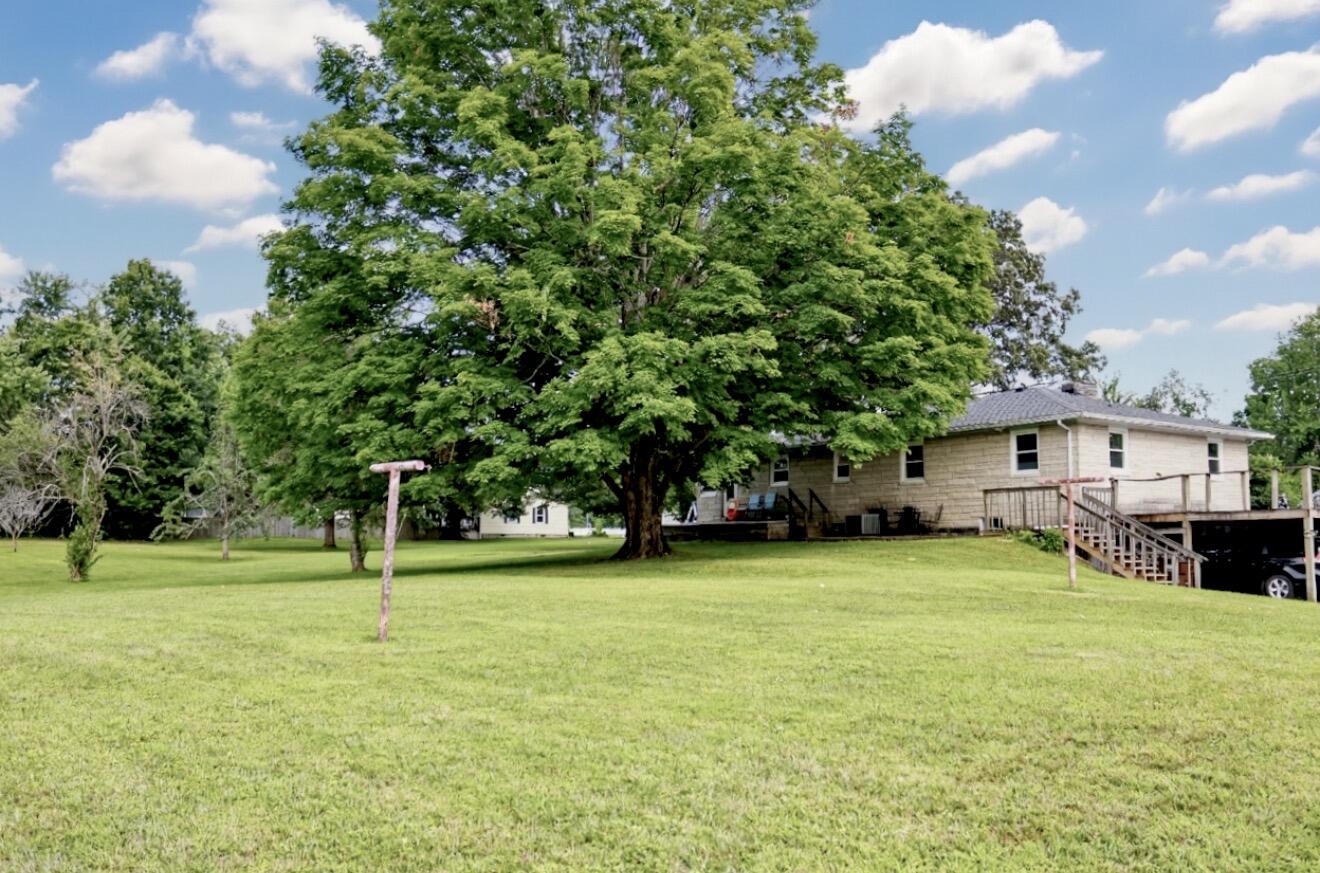 270 W Railroad Property Photo 4