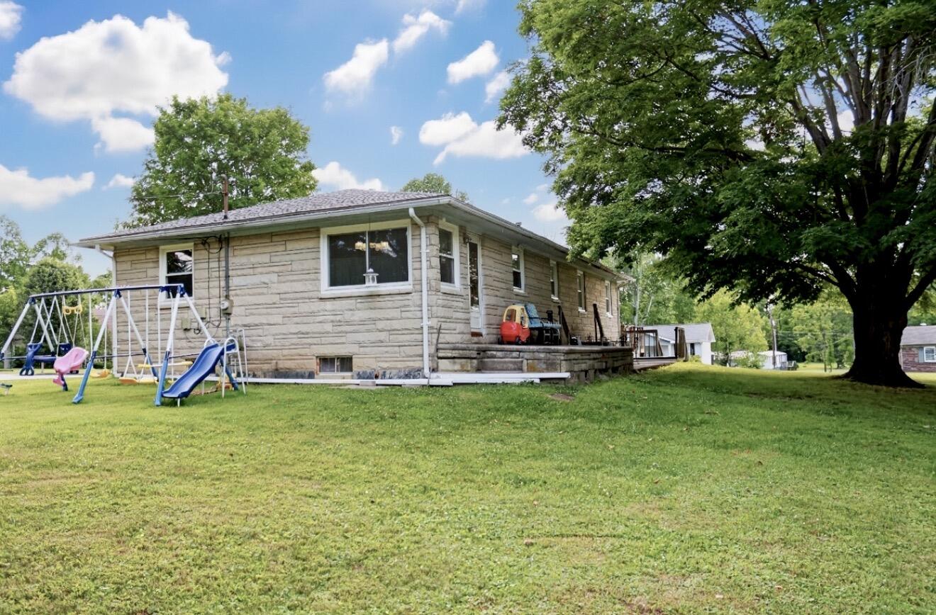 270 W Railroad Property Photo 6