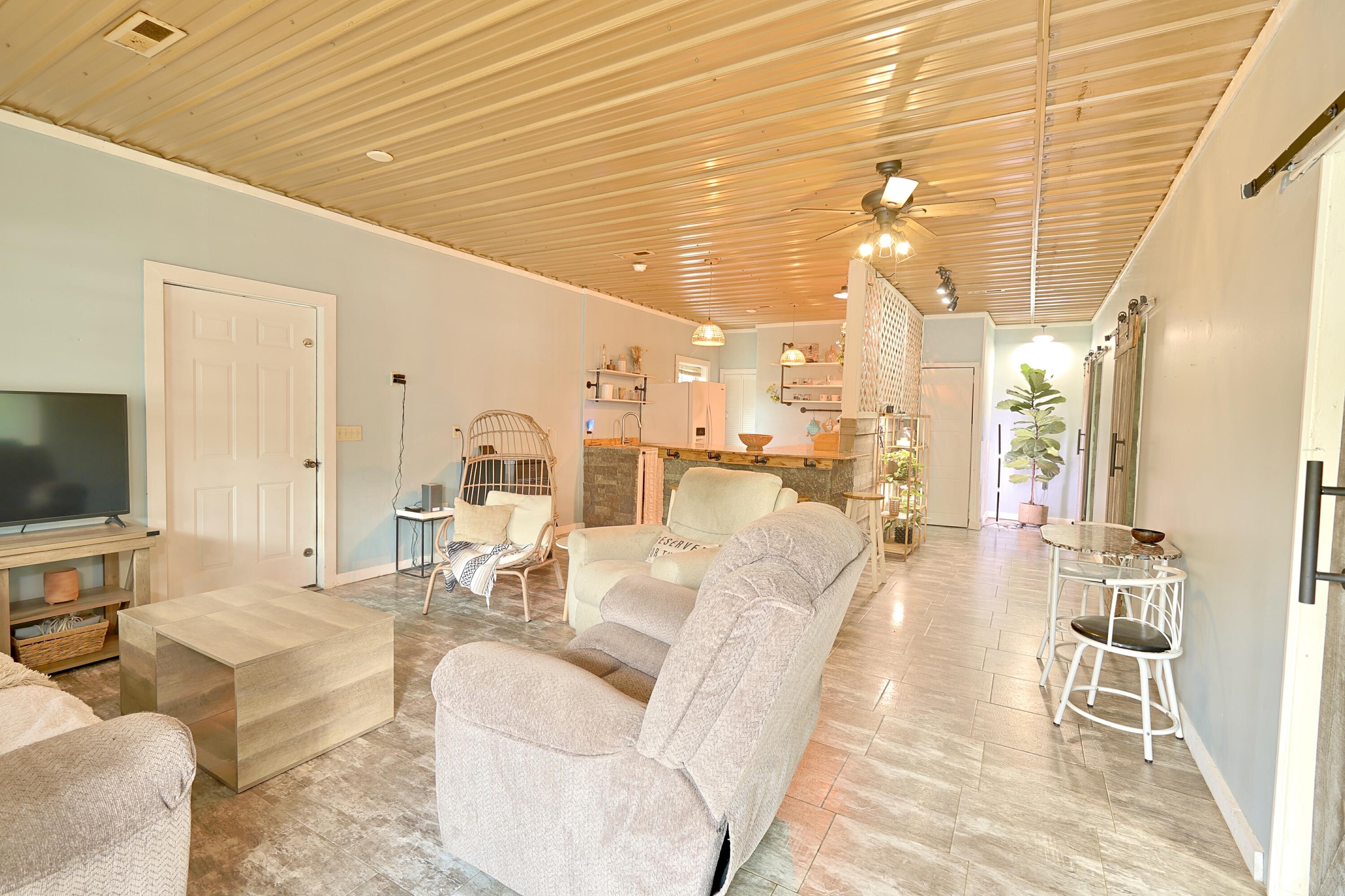 582 Cerulean Road Property Photo 8