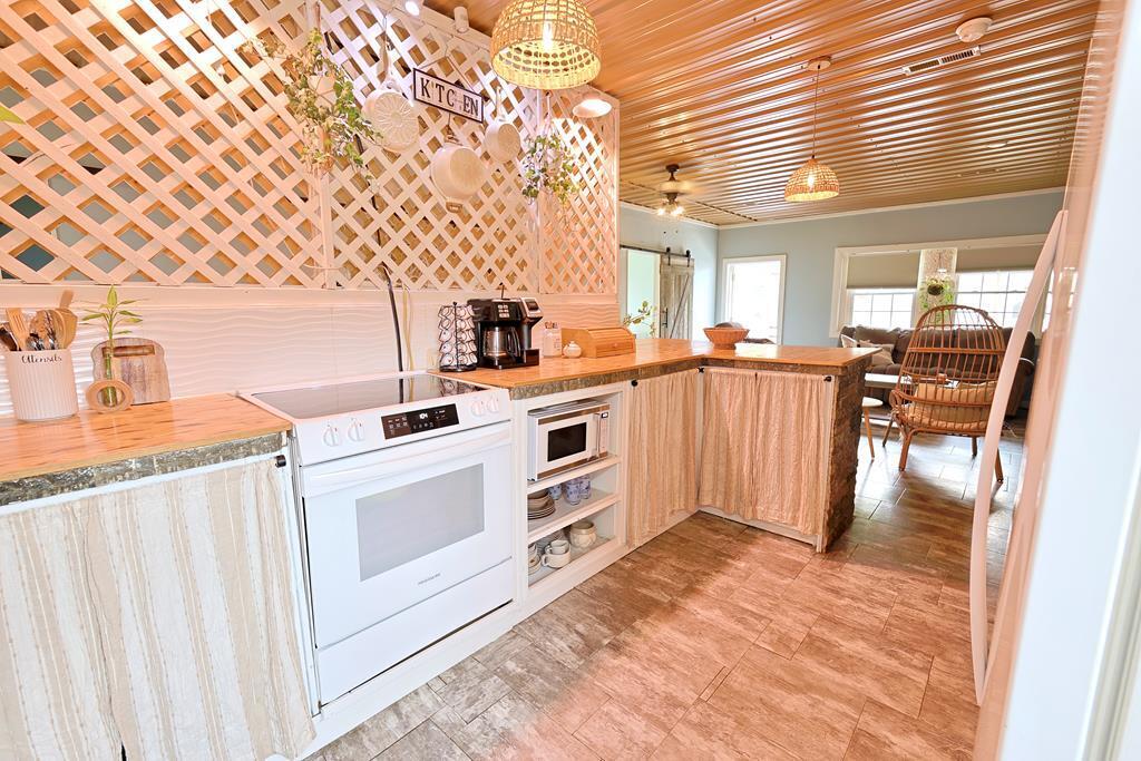582 Cerulean Road Property Photo 13