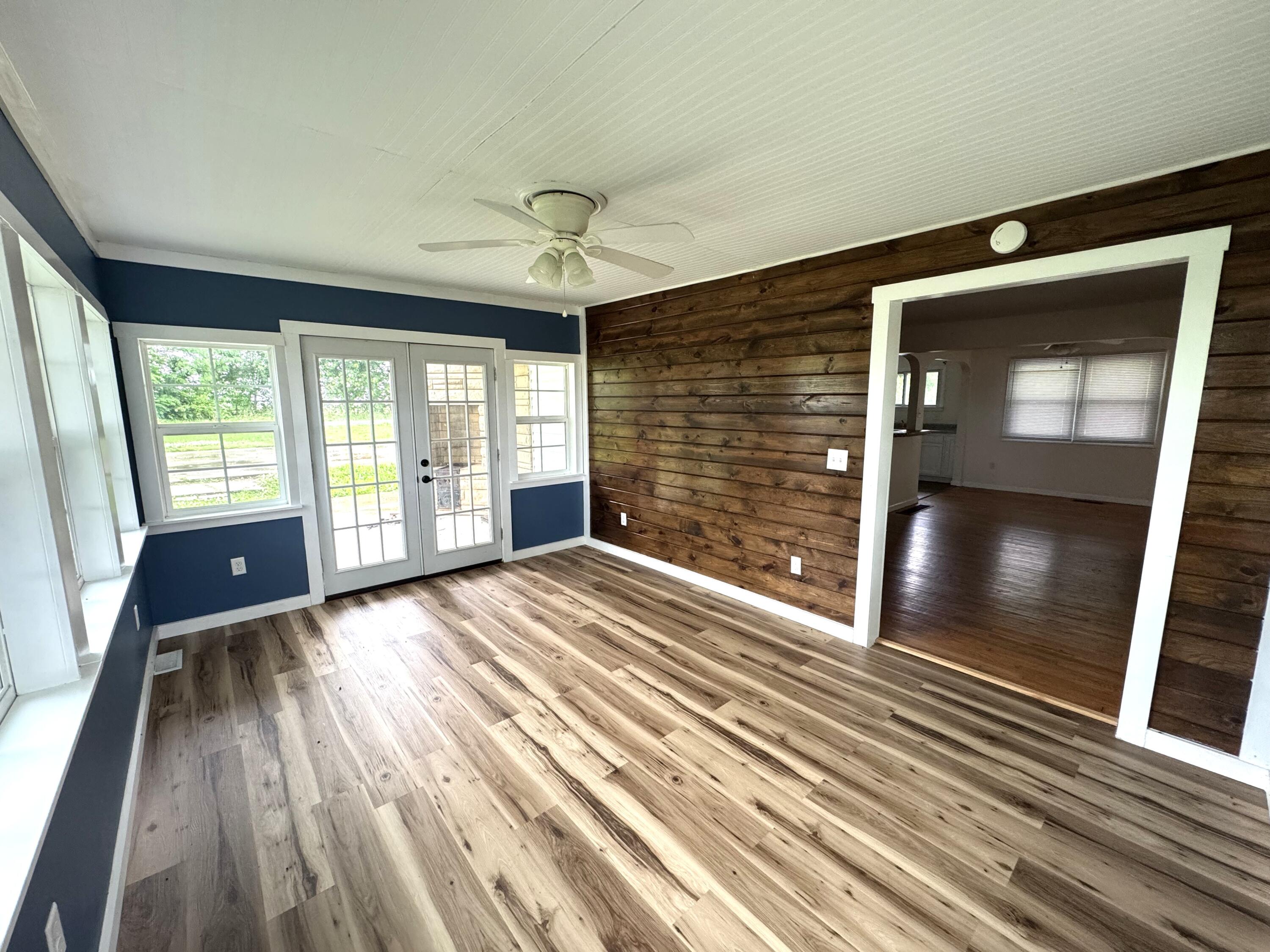 1050 Shanklin Road Property Photo 7