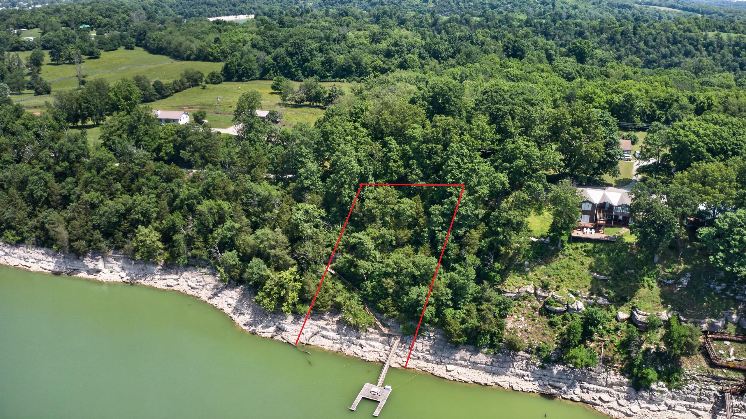 292 Lakeview Point Property Photo 4