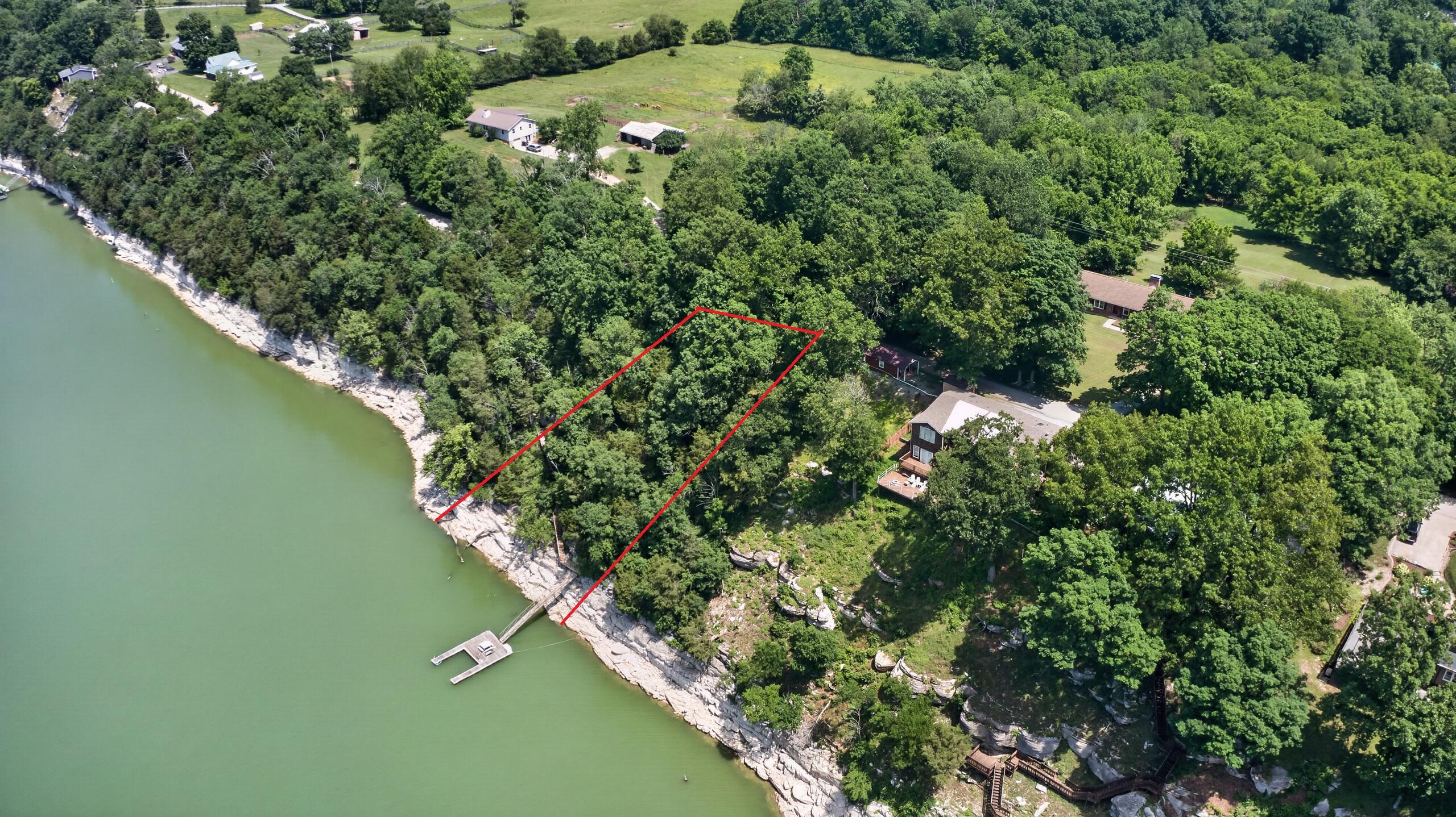 292 Lakeview Point Property Photo 6