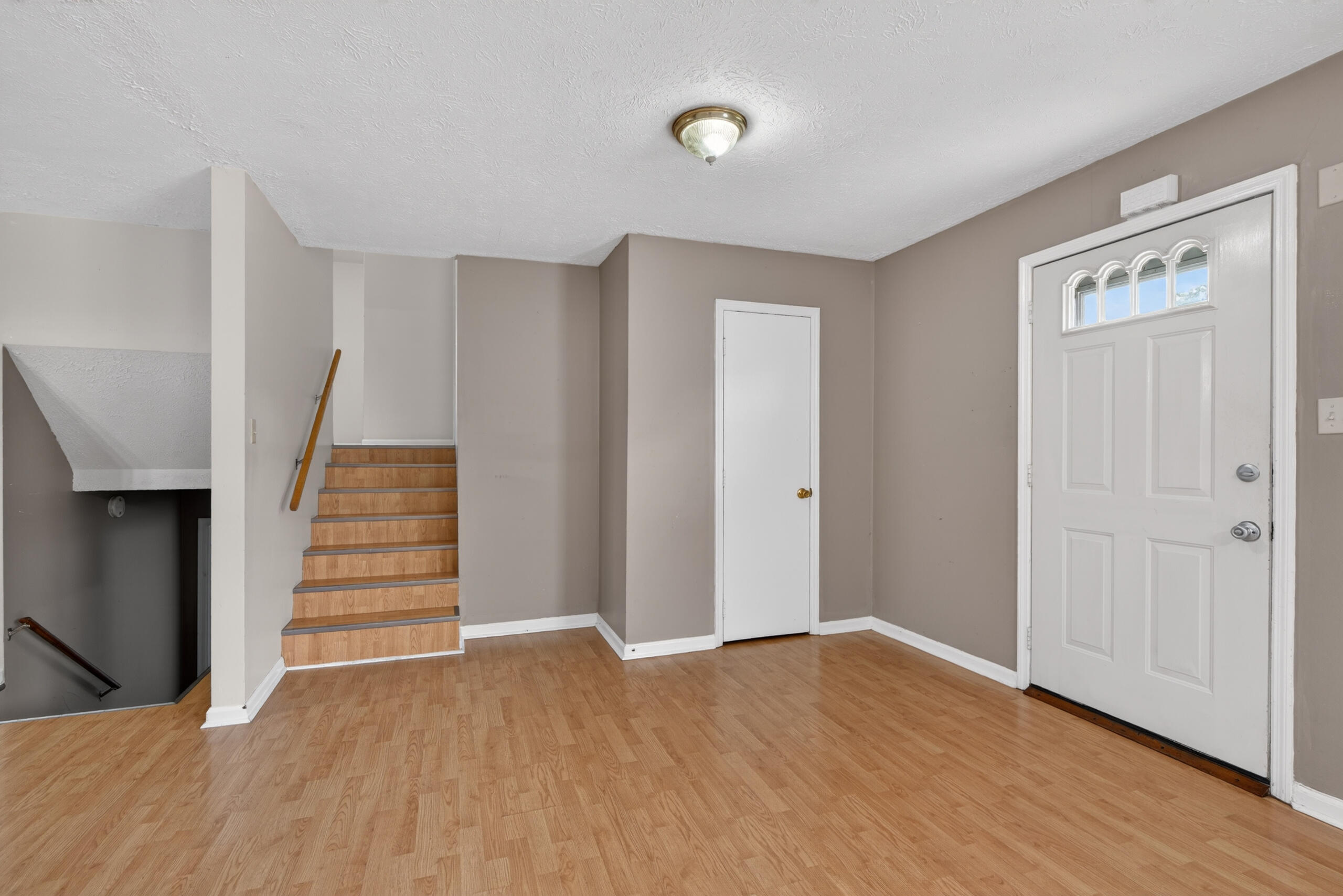 222 Martin Drive Property Photo 6