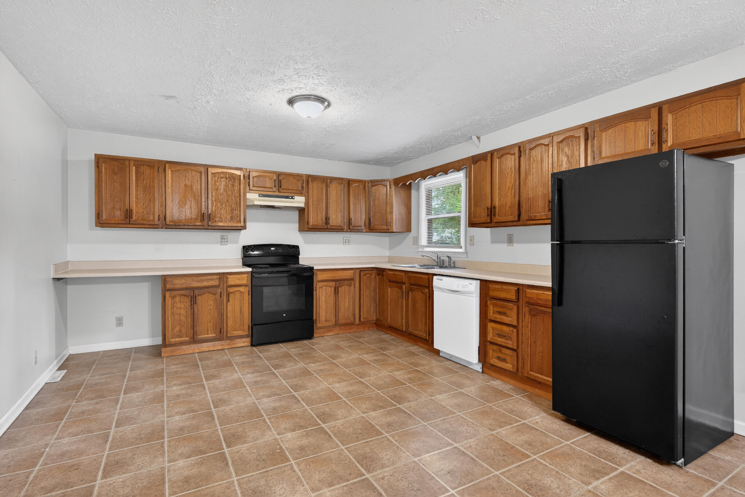 222 Martin Drive Property Photo 10