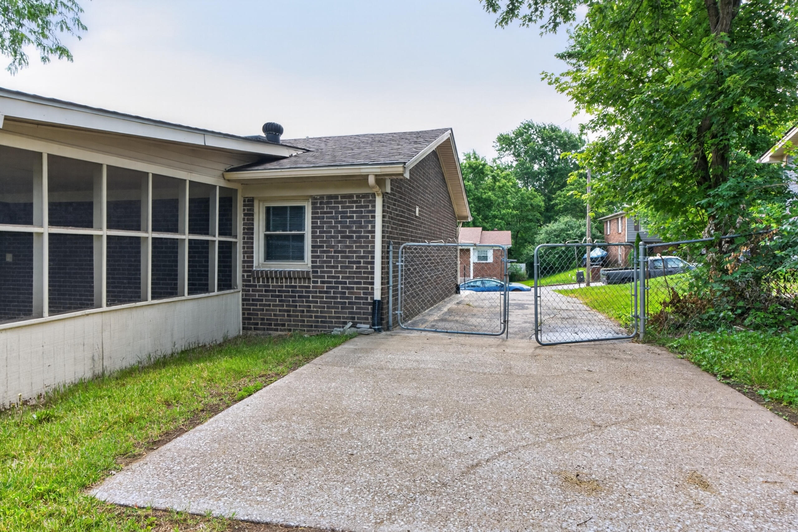 222 Martin Drive Property Photo 25