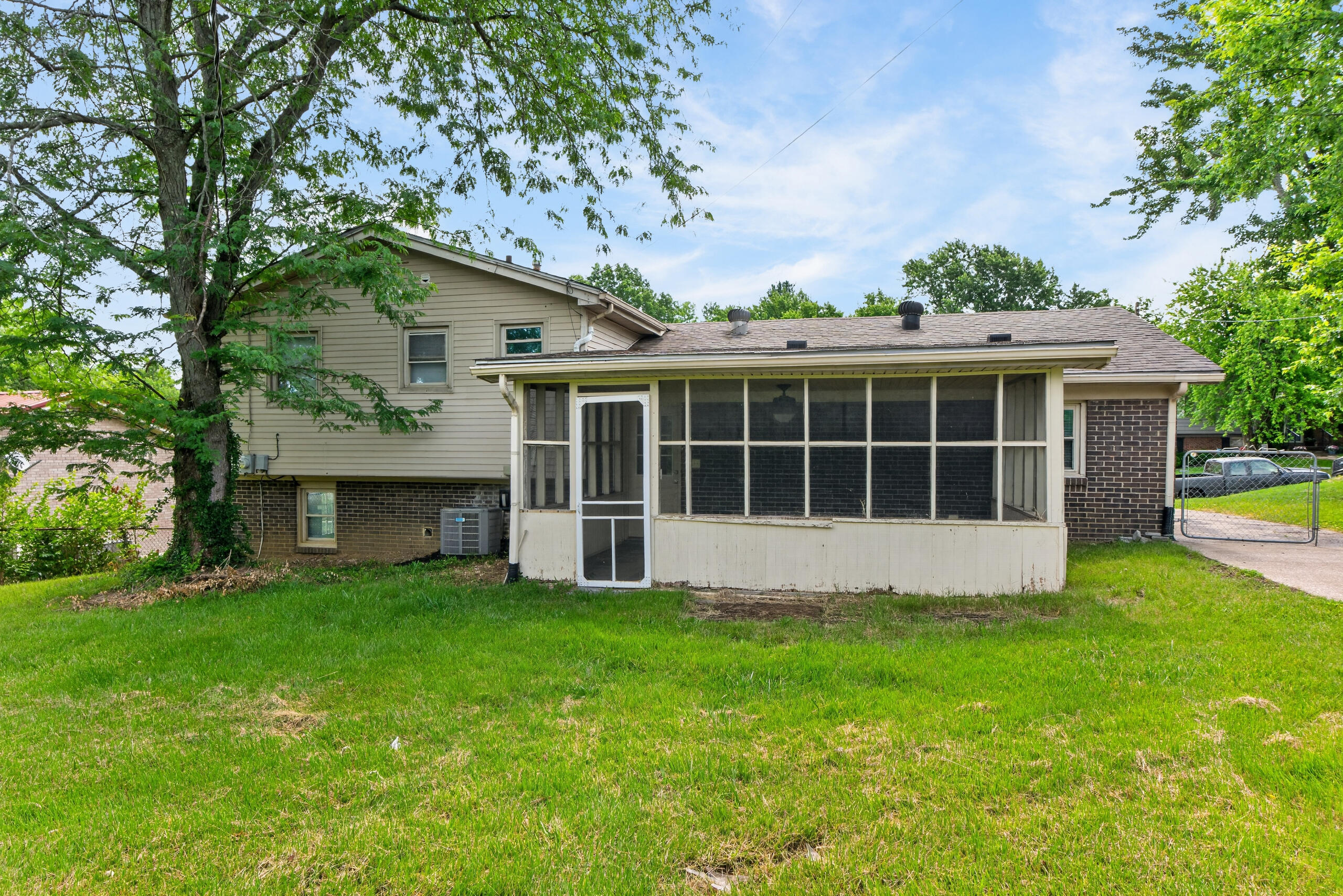 222 Martin Drive Property Photo 26