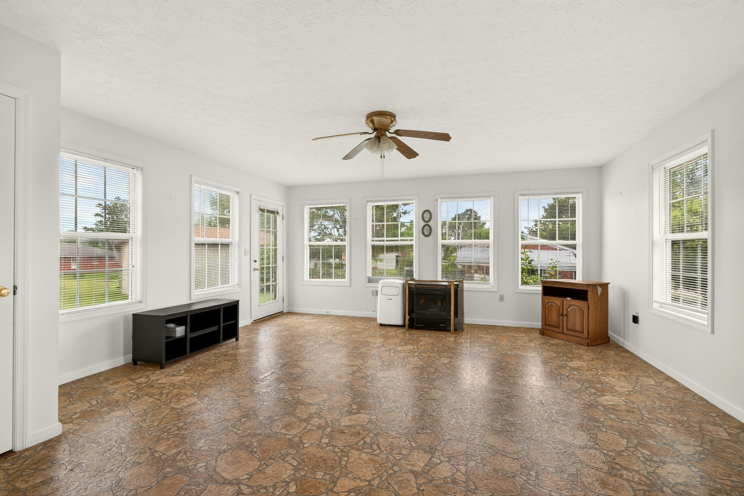 101 Herron Drive Property Photo 9