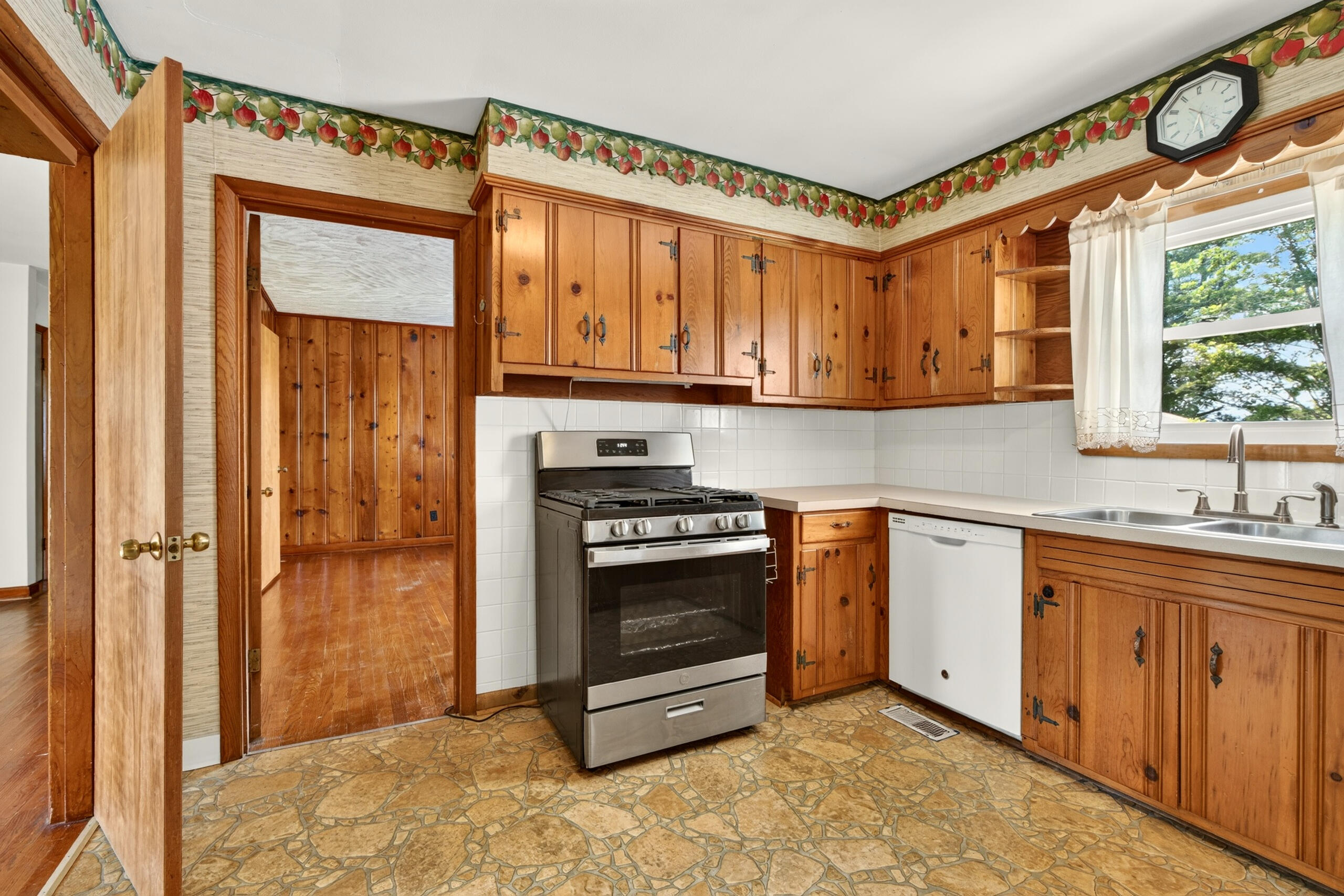 101 Herron Drive Property Photo 13