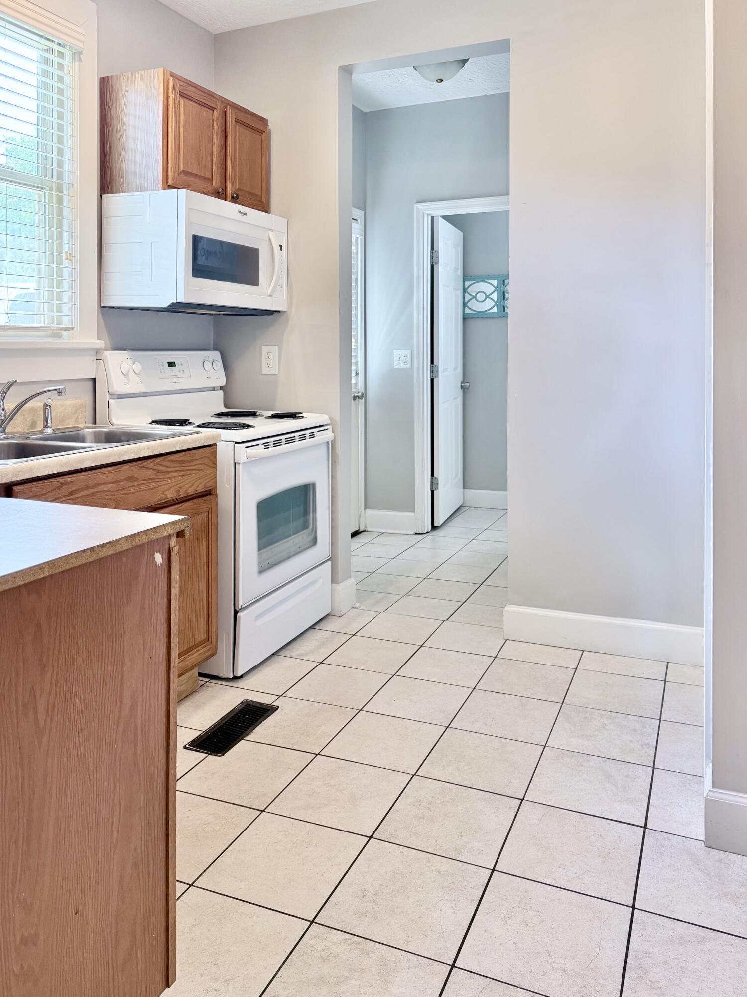 2103 S Virginia Street Property Photo 6