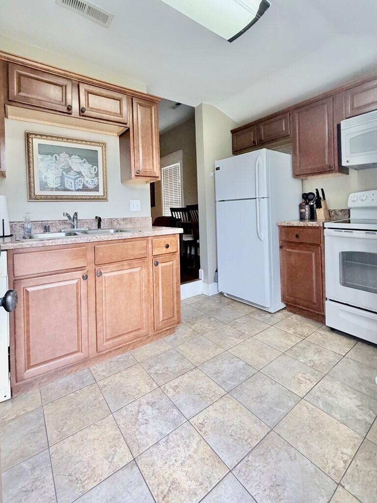 1903 S Main Street Property Photo 9