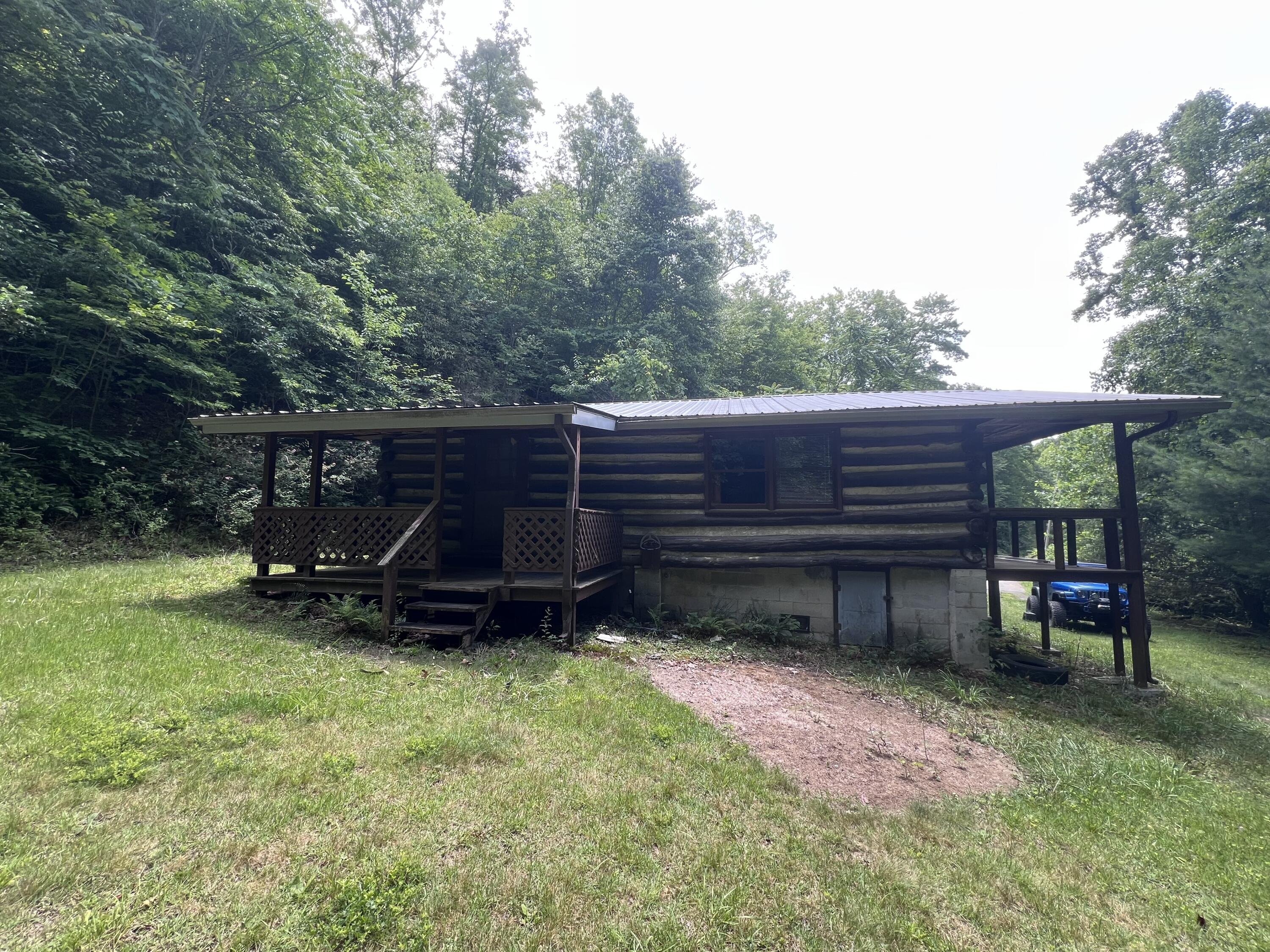 207 Jim Hollow Road Property Photo 3