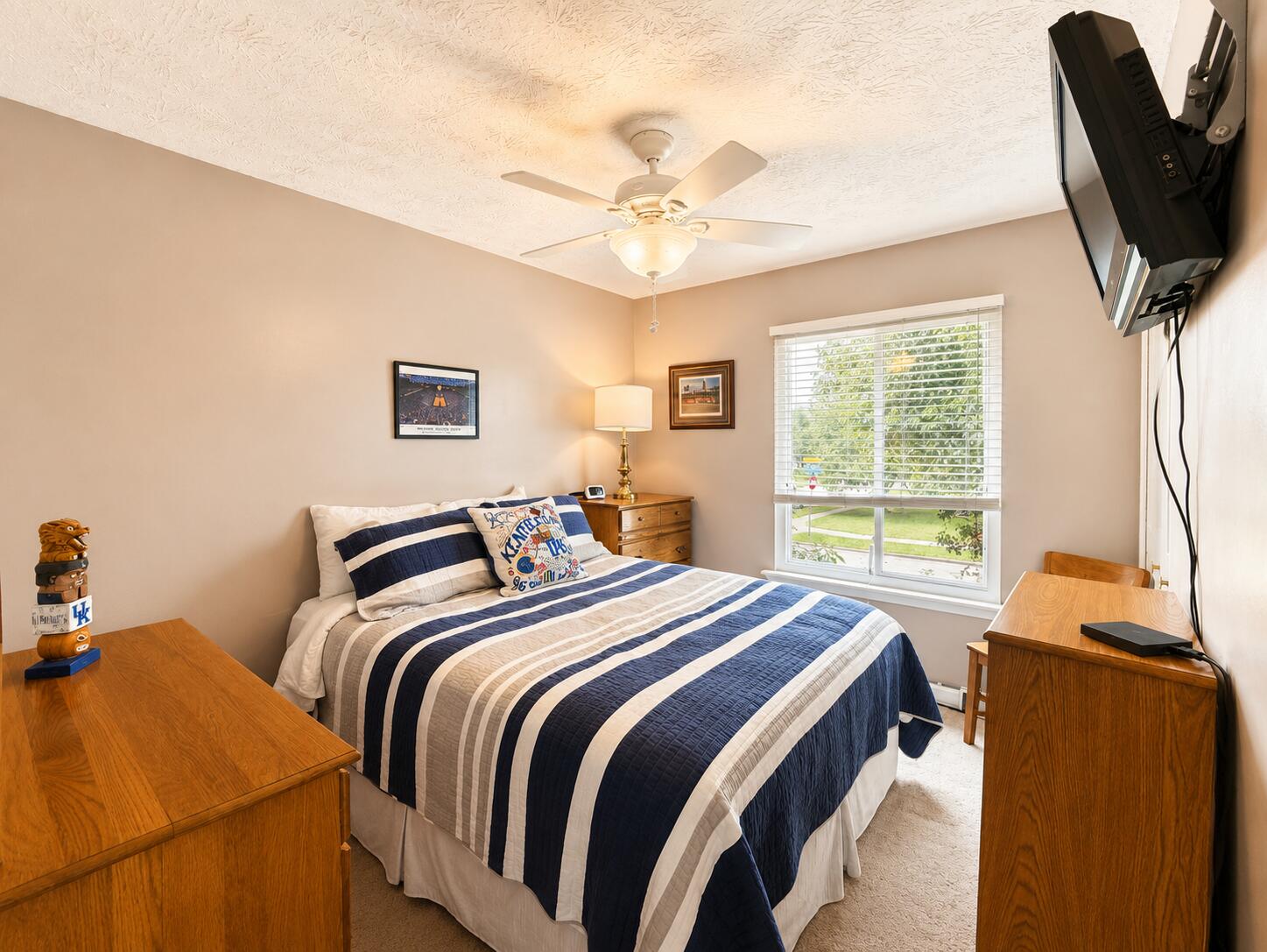 391 S Eagle Creek Drive Property Photo 12