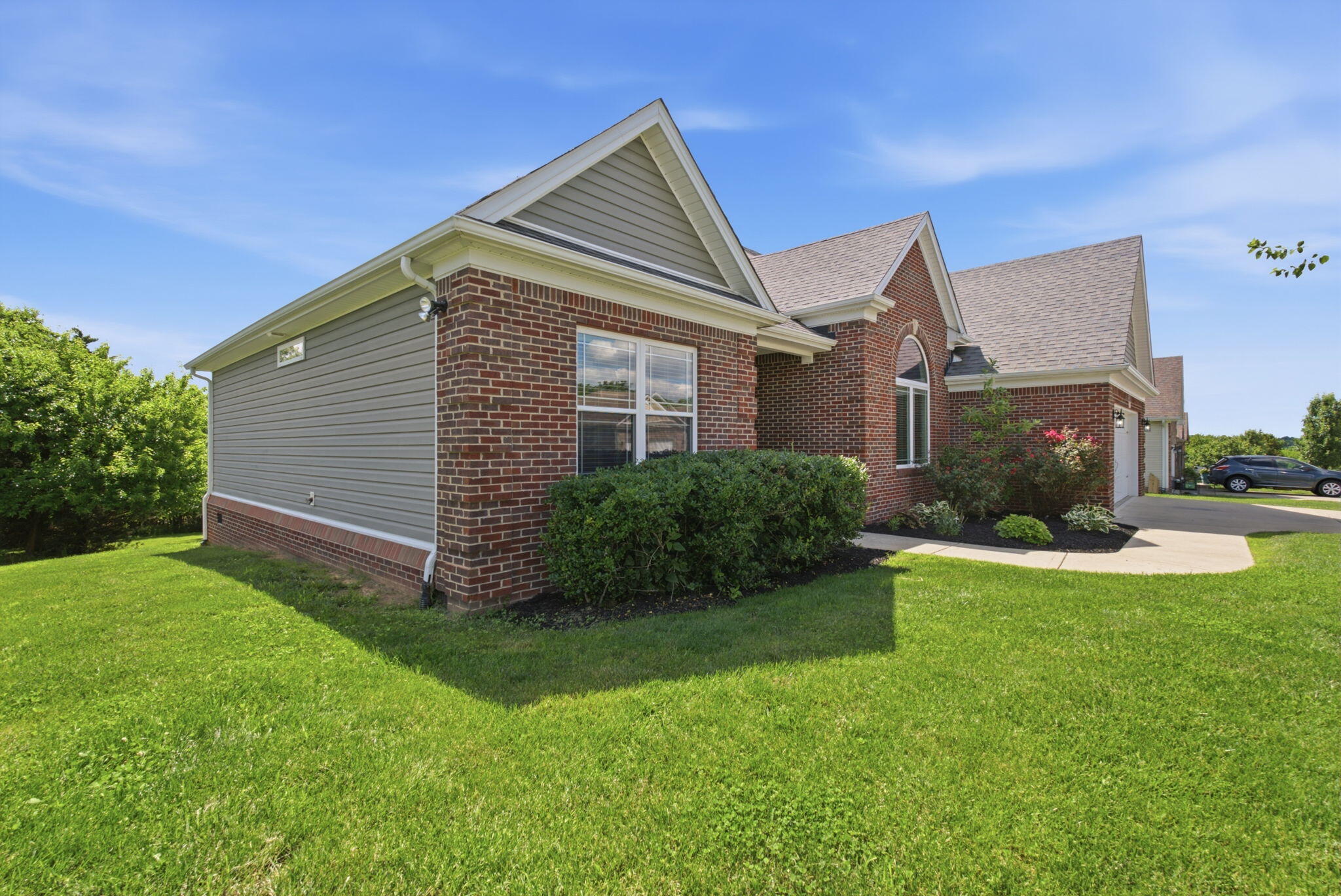 112 Windsong Way Property Photo 4