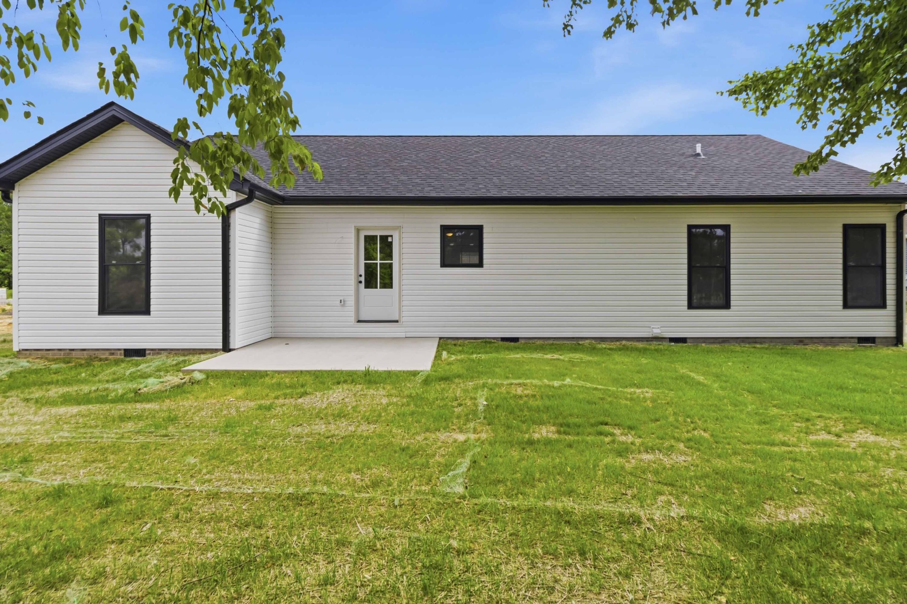 100 Gray Bird Lane Property Photo 6