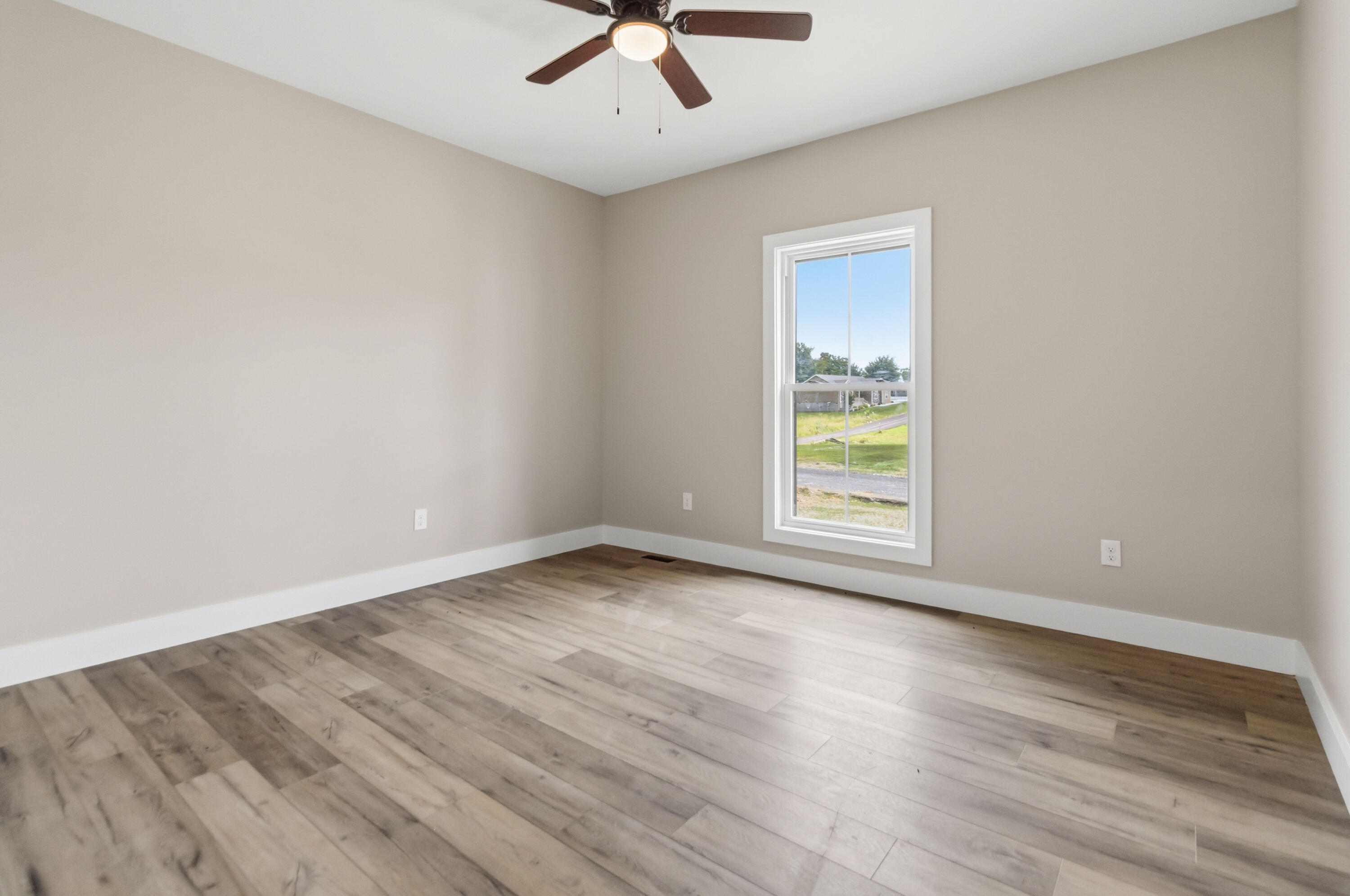 100 Gray Bird Lane Property Photo 37