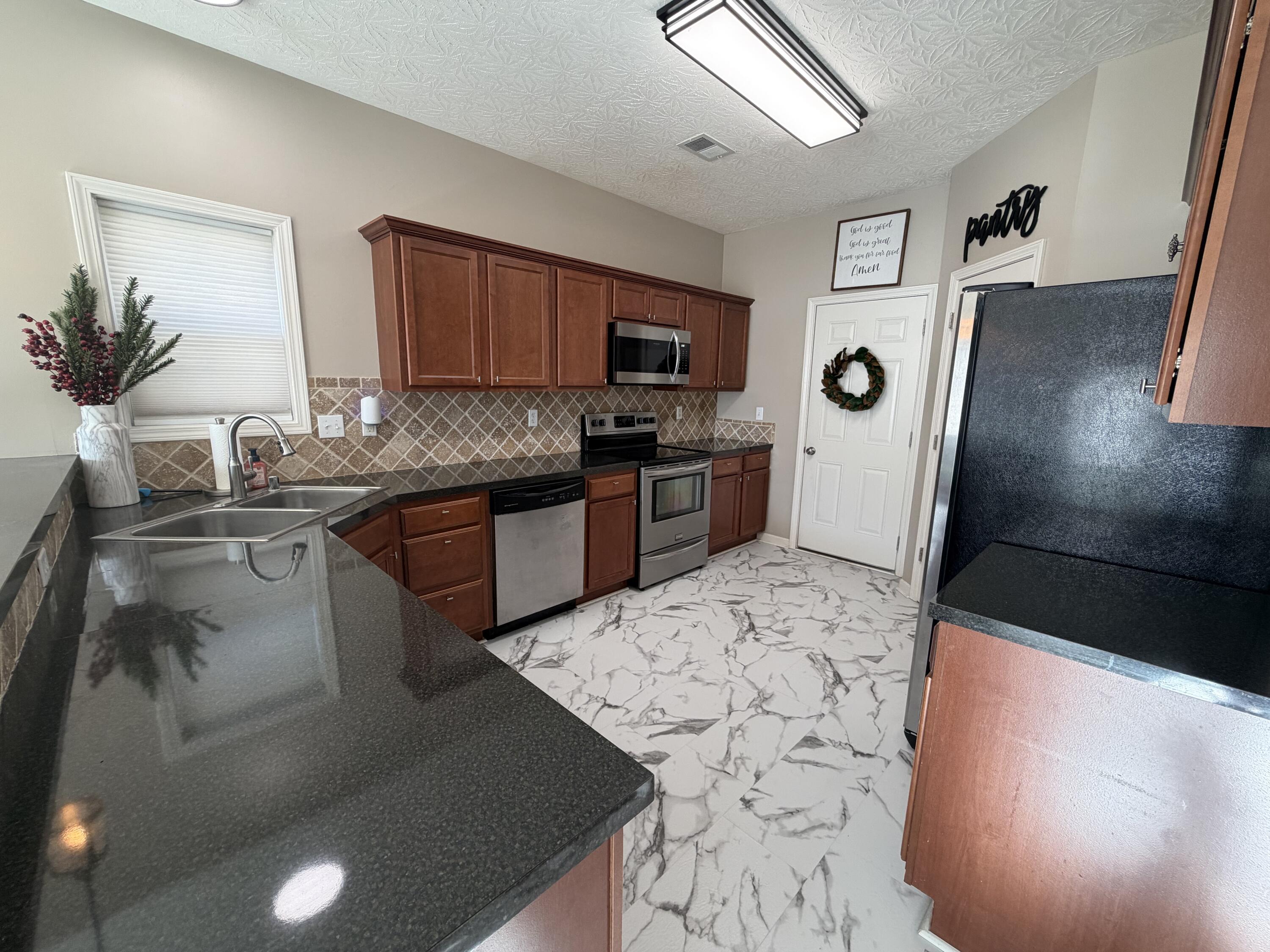 335 Newcastle Lane Property Photo 18