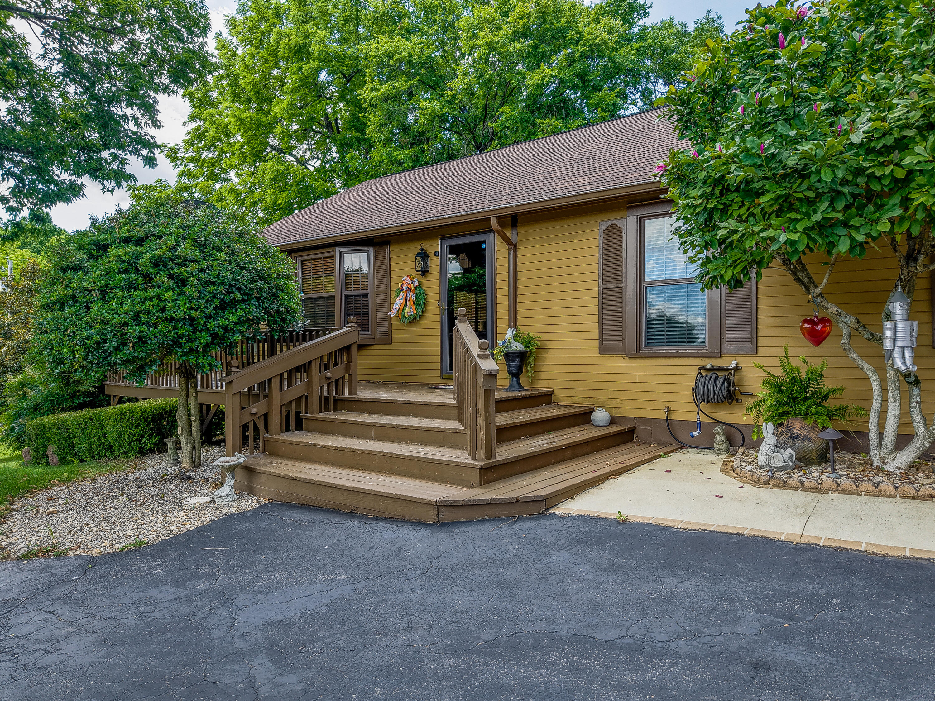 289 Hinkston Pike Property Photo 3