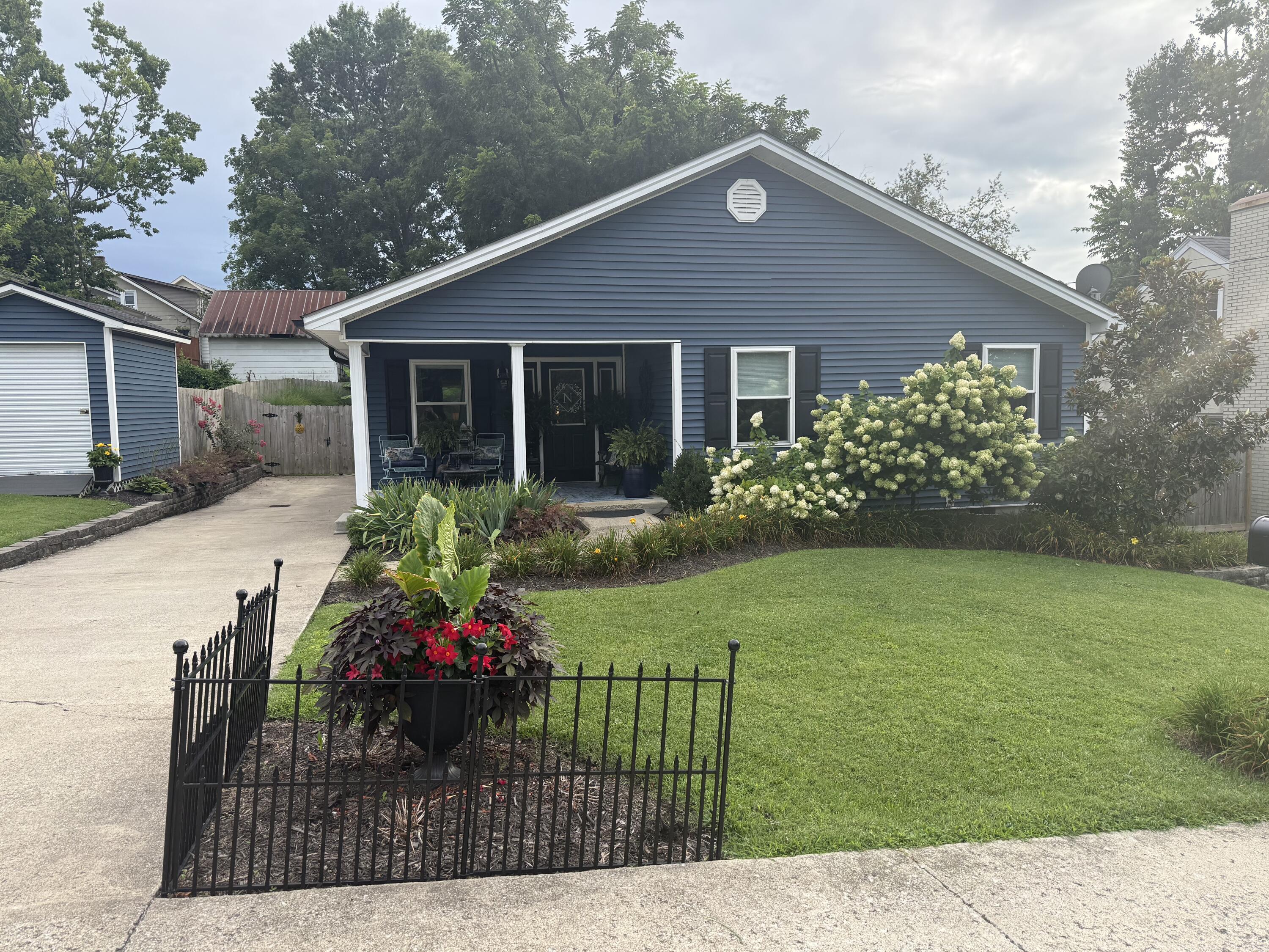 8 Monroe Avenue Property Photo 1