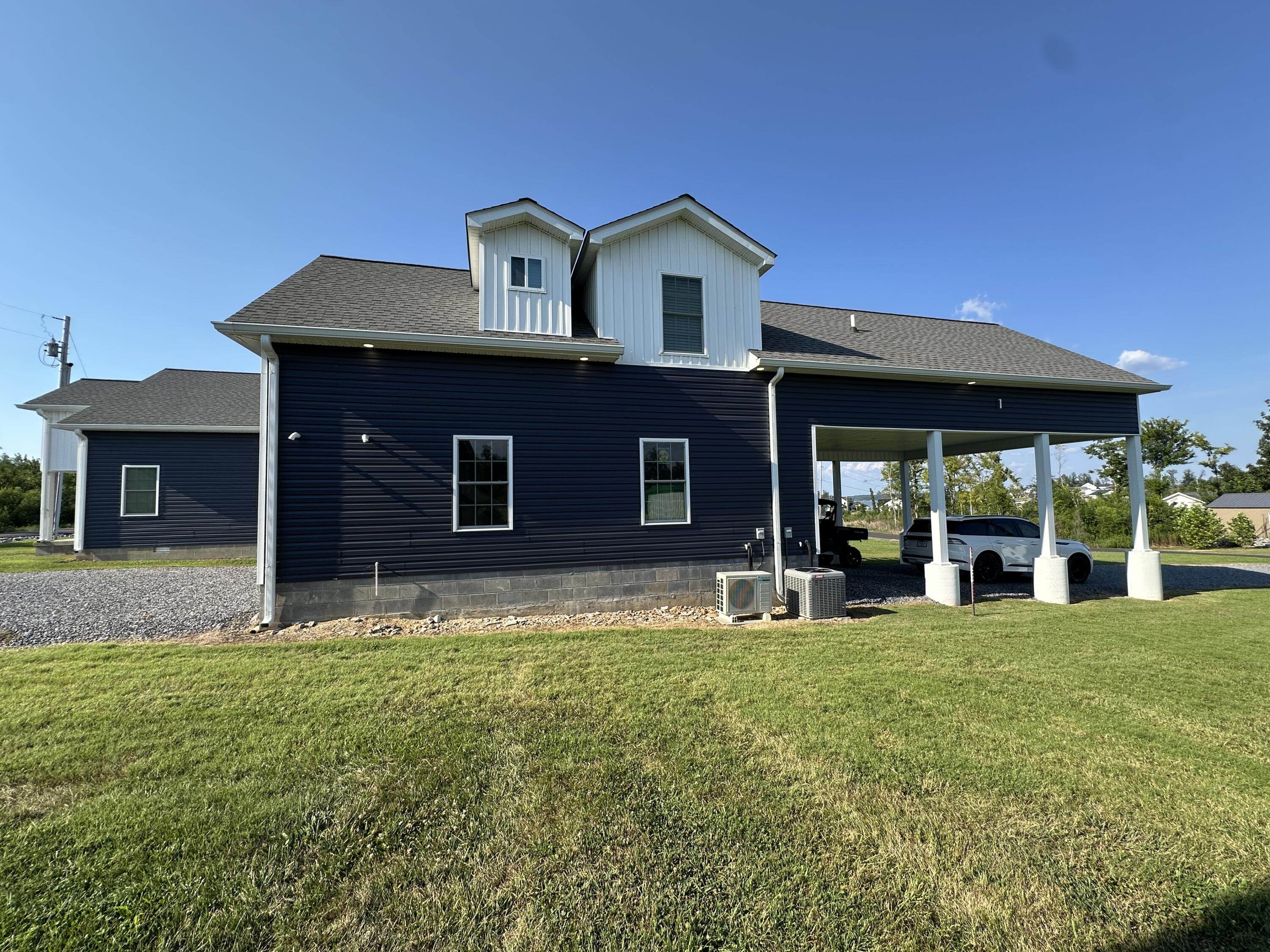 60 Lexington Drive Property Photo 9