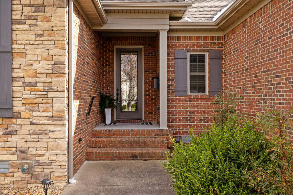 125 Pershing Way Property Photo 5