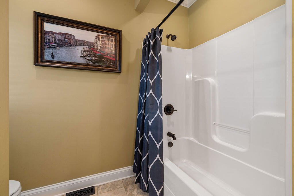 125 Pershing Way Property Photo 27