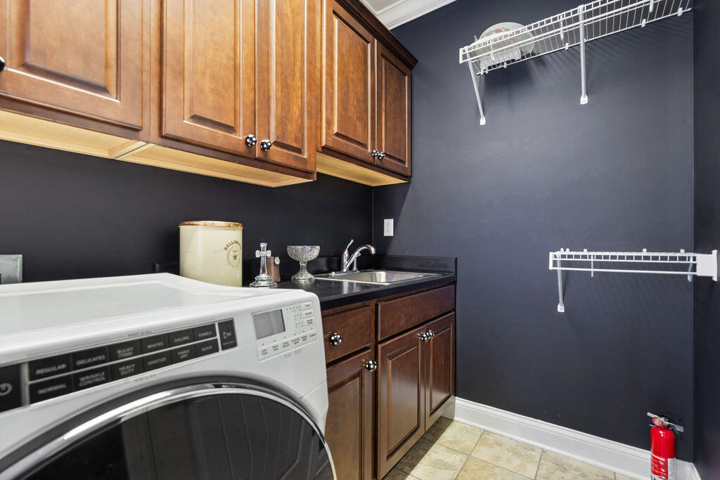 125 Pershing Way Property Photo 30